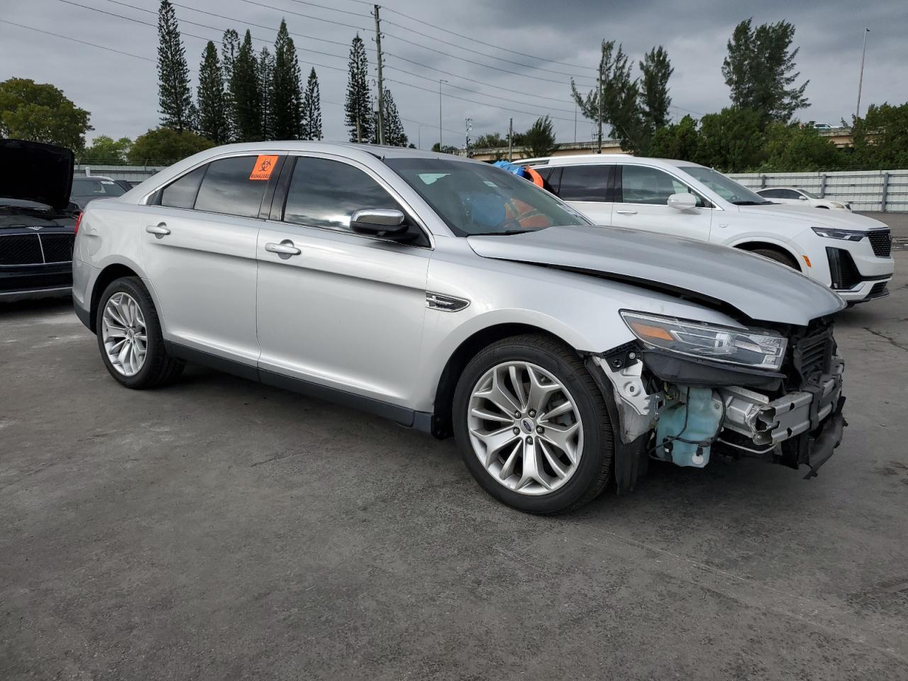 2018 Ford Taurus - Image 4