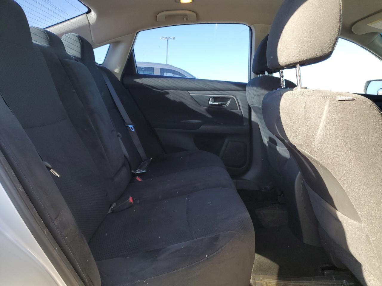 2015 Nissan Altima - Image 10