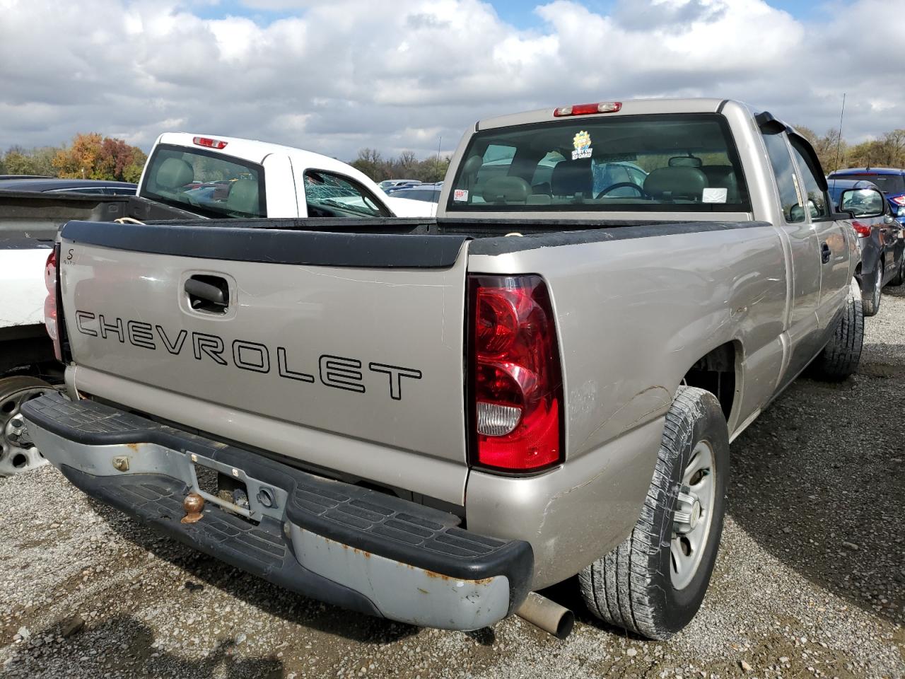 2006 Chevrolet Silverado - Image 3