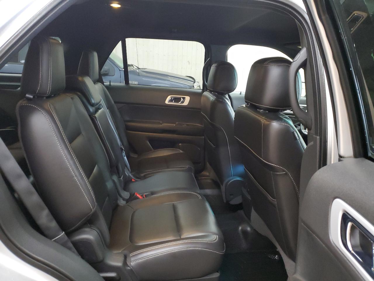 2013 Ford Explorer - Image 11