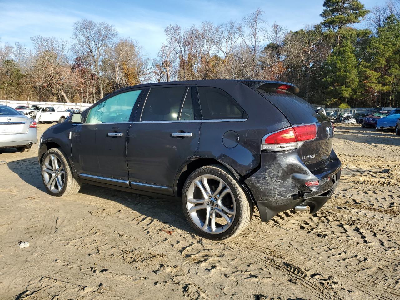 2013 Lincoln MKX - Image 2
