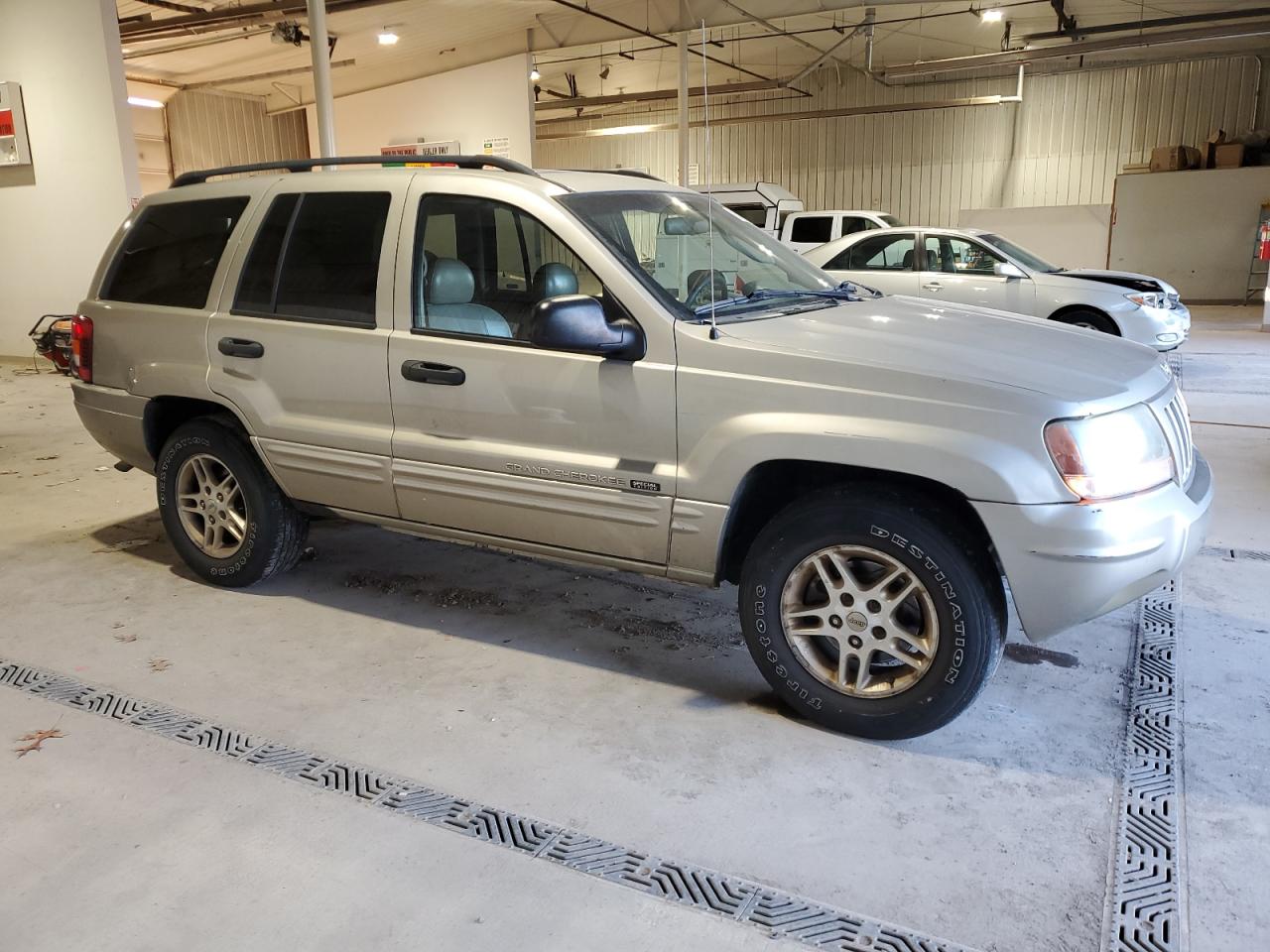 2004 Jeep Grand Cherokee - Image 4