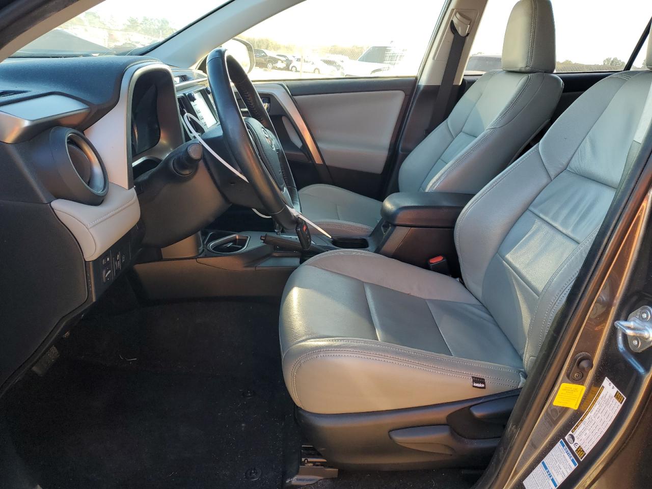 2018 Toyota RAV 4 - Image 7