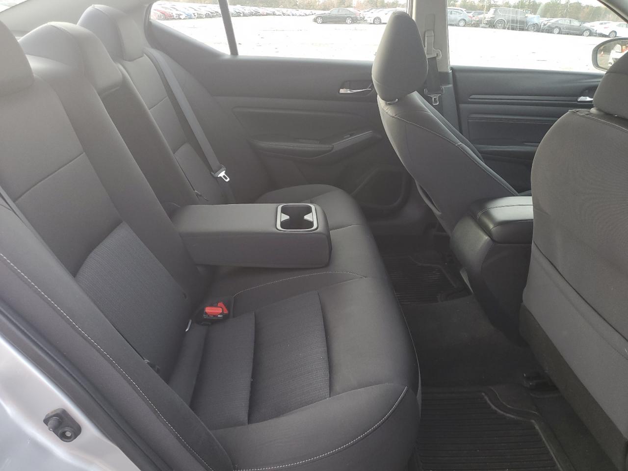 2019 Nissan Altima - Image 10