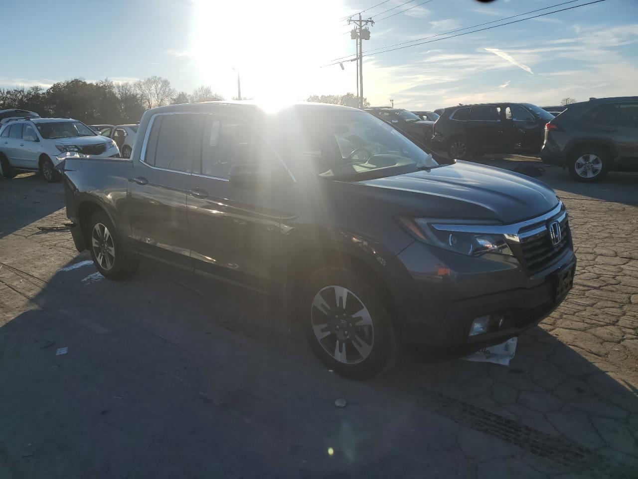 2019 Honda Ridgeline - Image 4