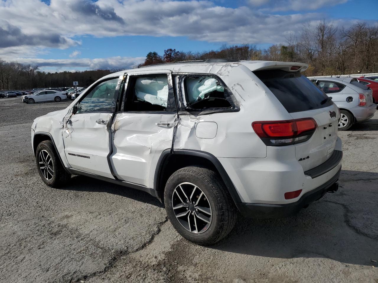 2020 Jeep Grand Cherokee - Image 2