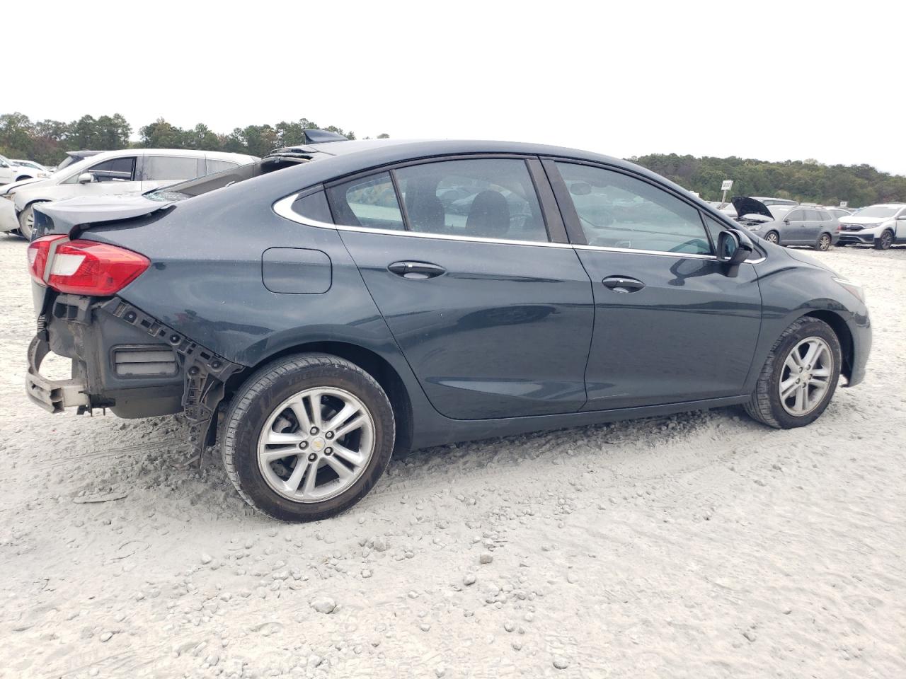 2017 Chevrolet Cruze - Image 3