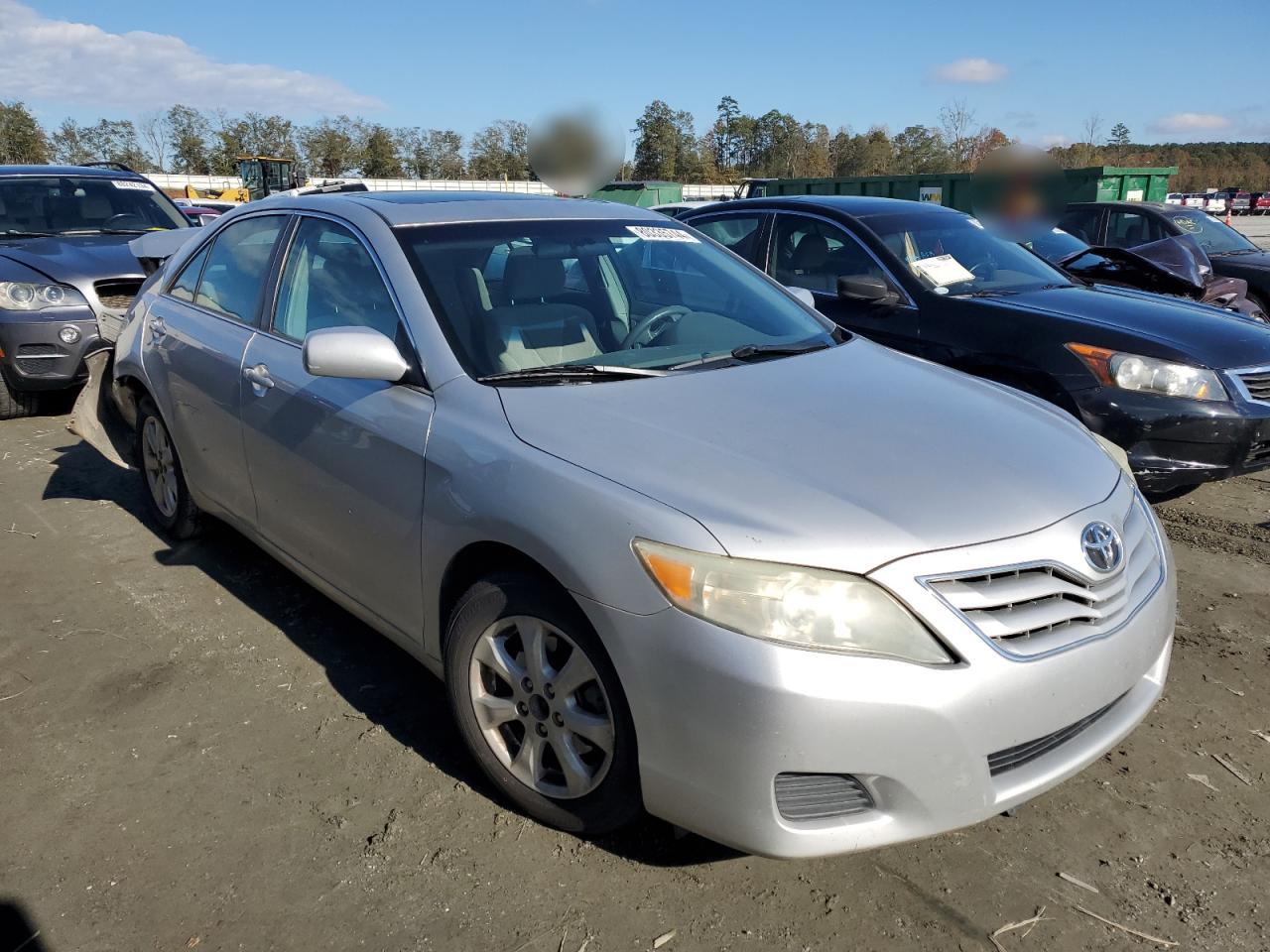 2011 Toyota Camry - Image 4