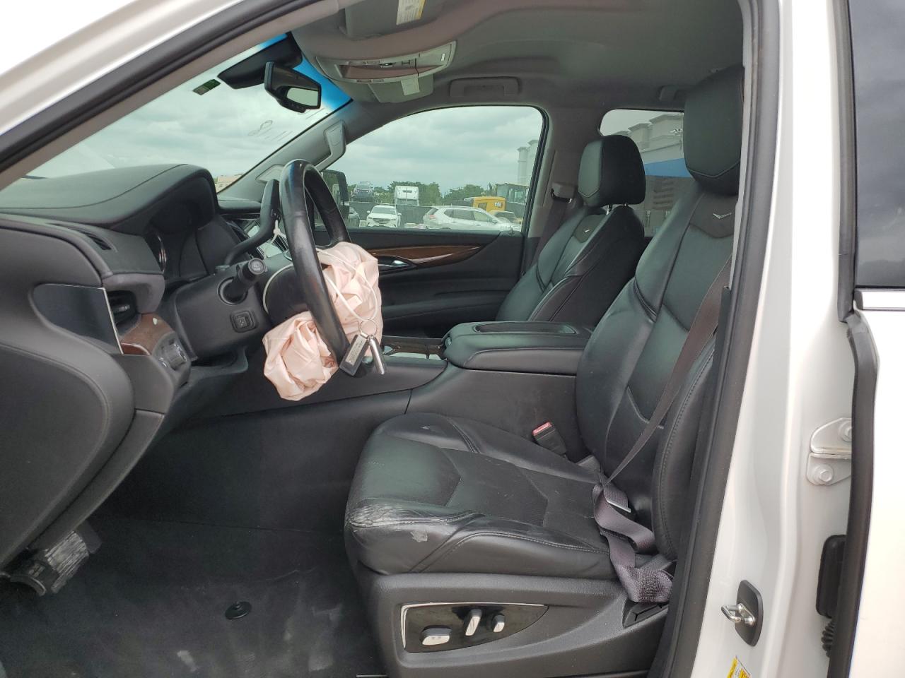 2017 Cadillac Escalade - Image 7