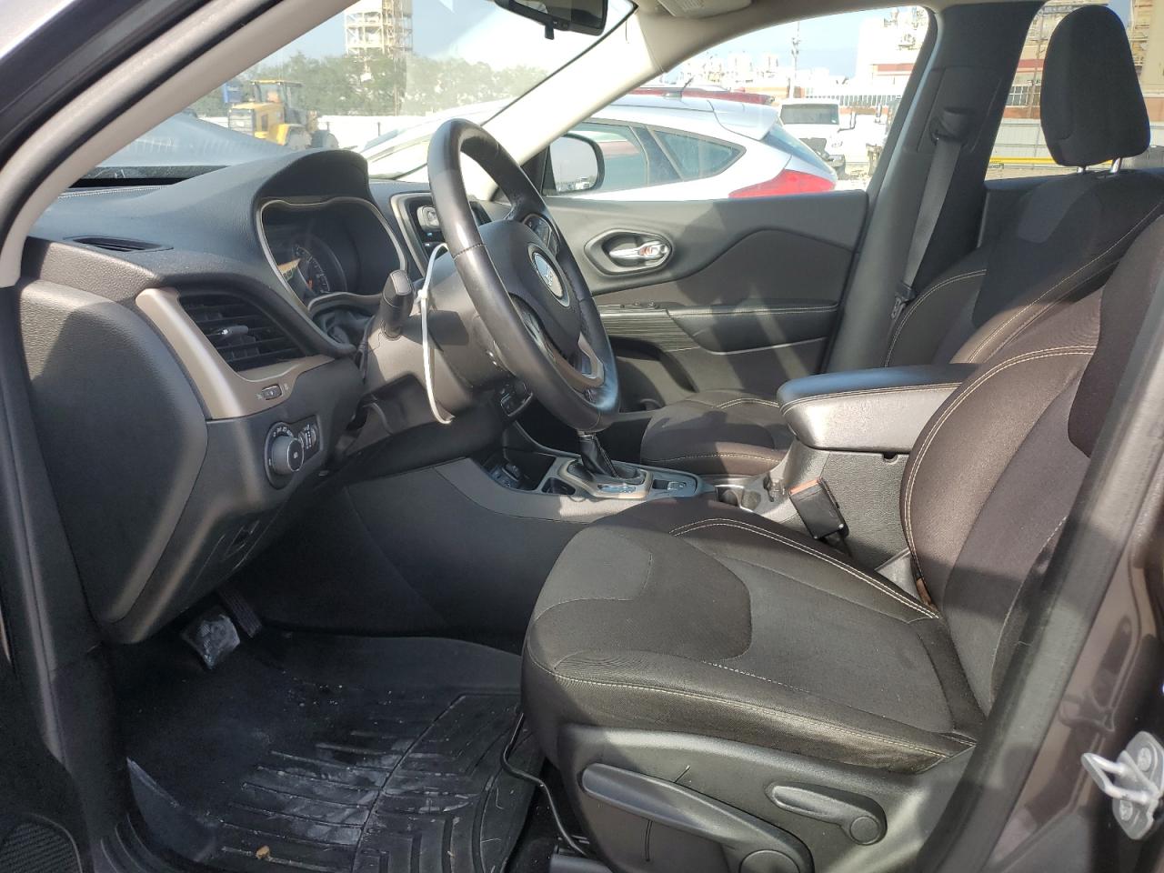 2015 Jeep Grand Cherokee - Image 7