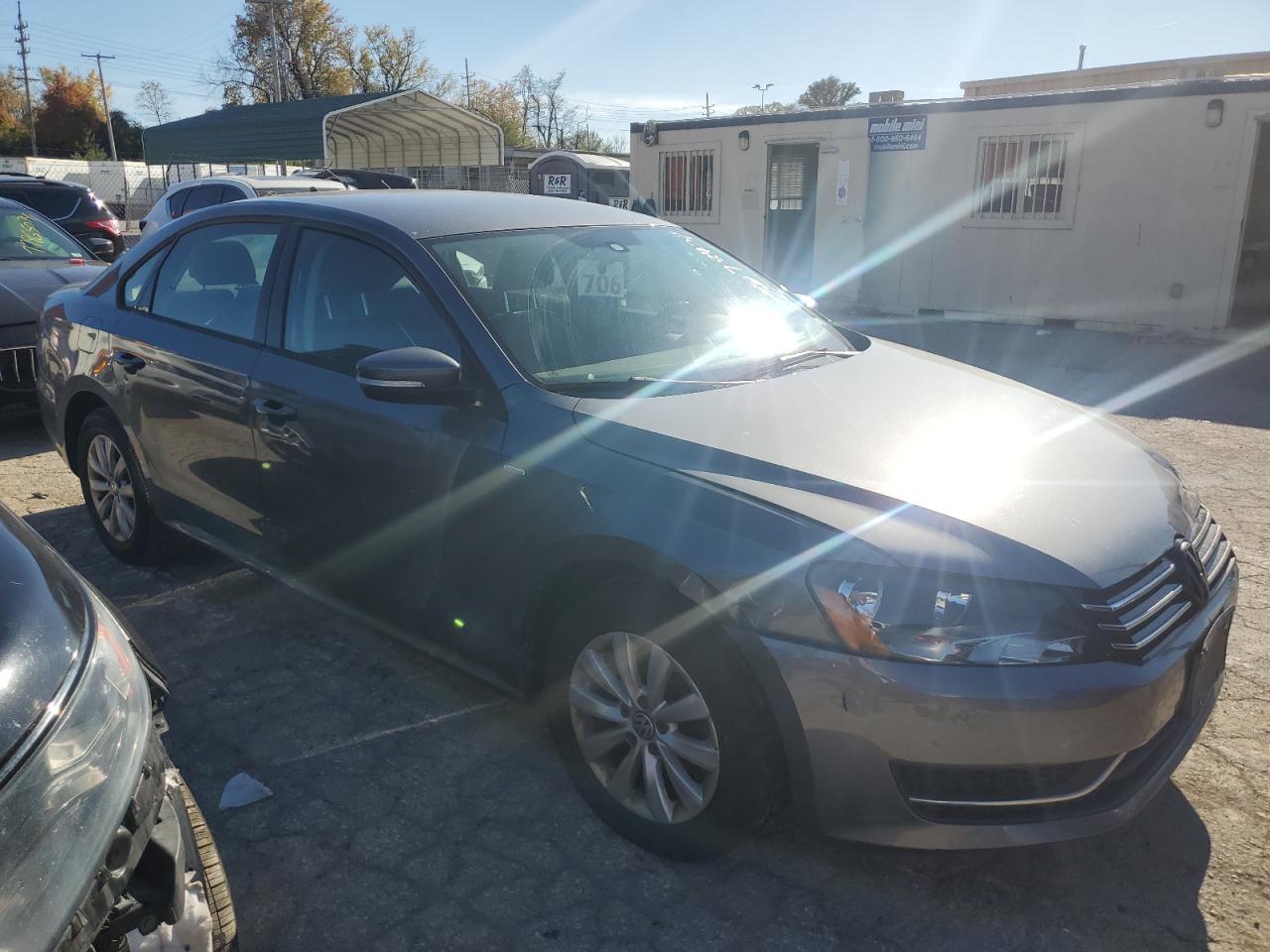 2015 Volkswagen Passat - Image 4