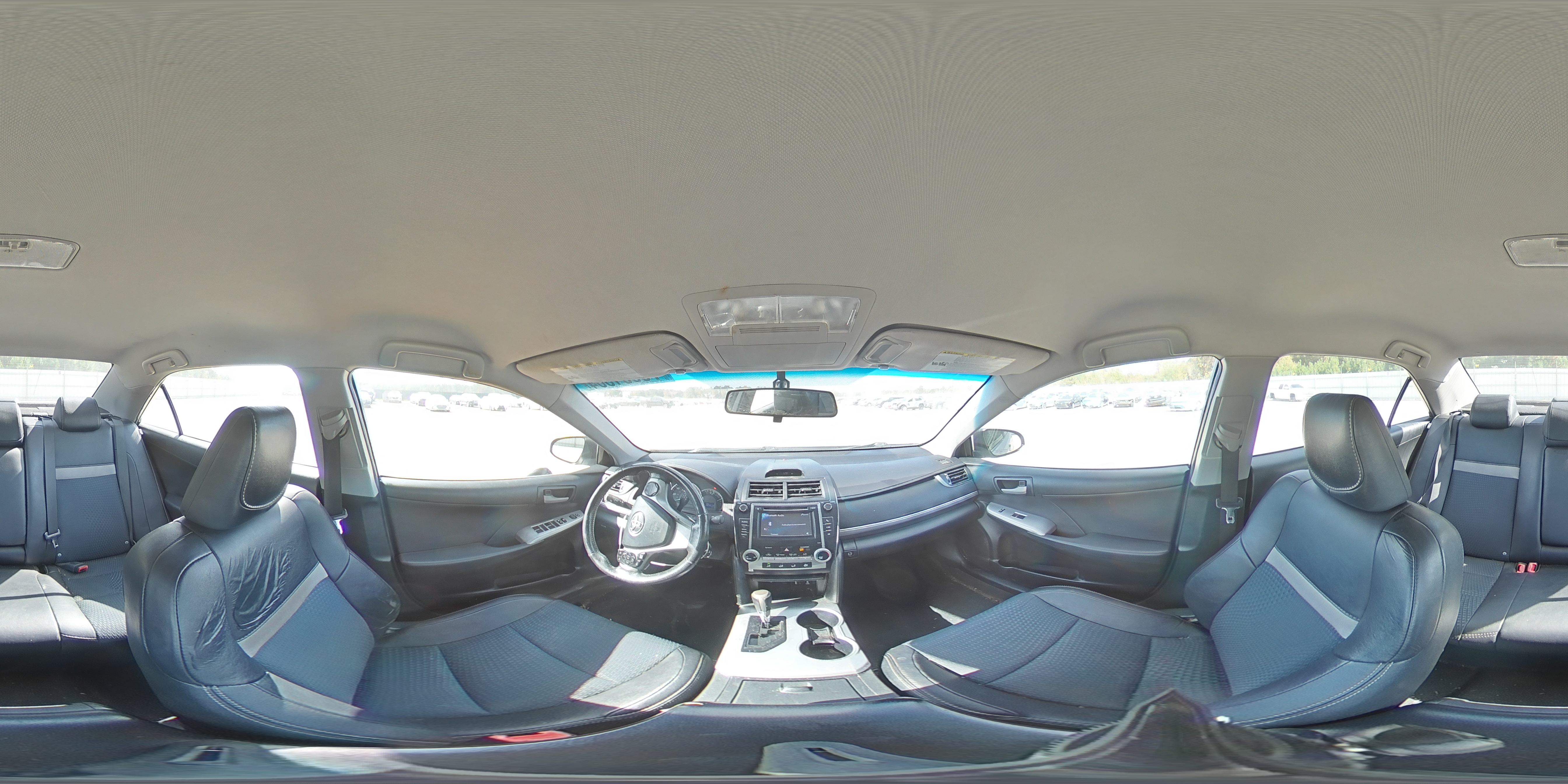 2013 Toyota Camry - Image 12