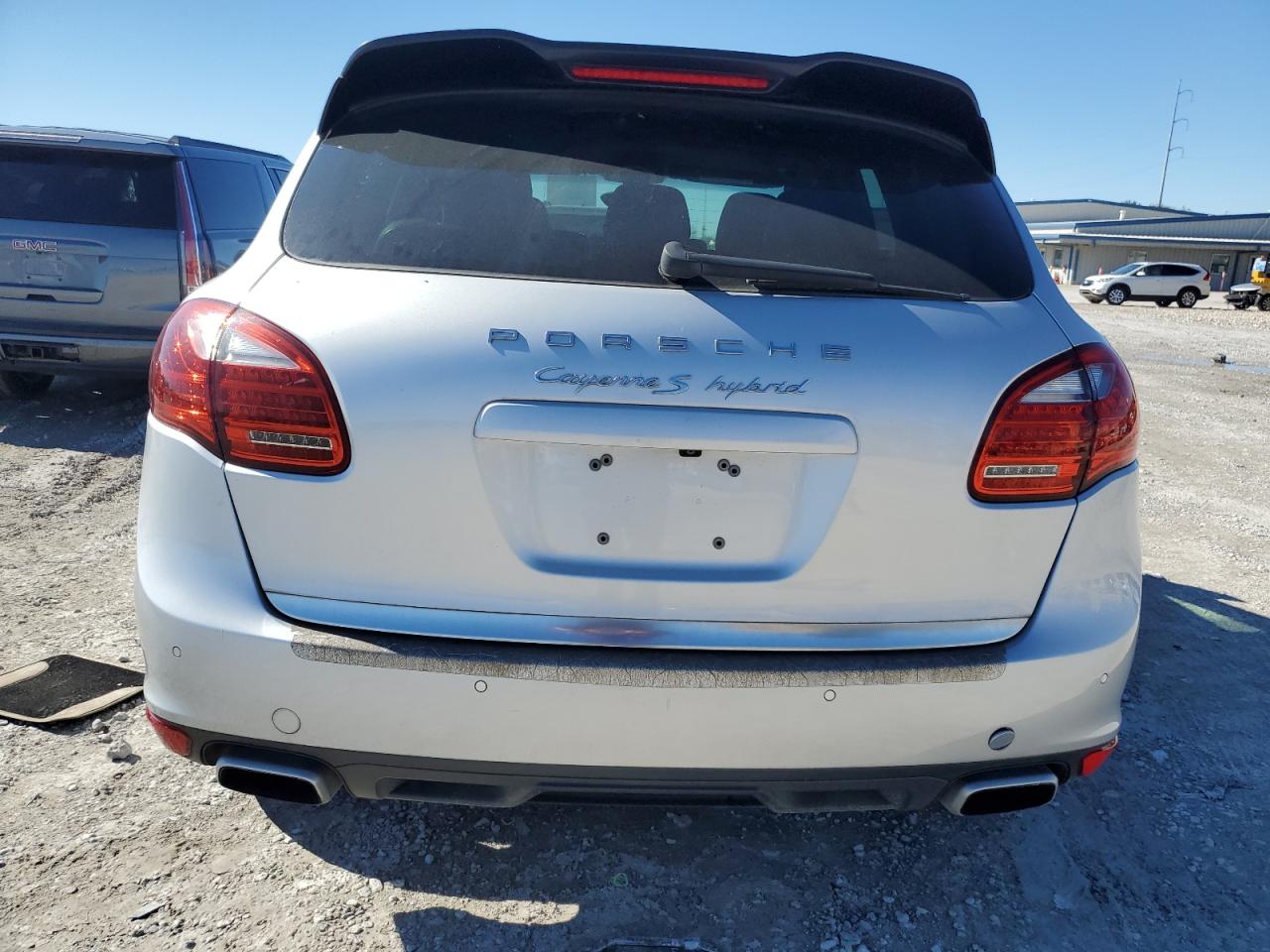 2012 Porsche Cayenne S Hybrid VIN: WP1AE2A23CLA93986 Lot: 81113804