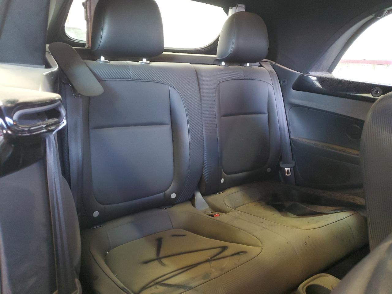 2013 Volkswagen Beetle - Image 10