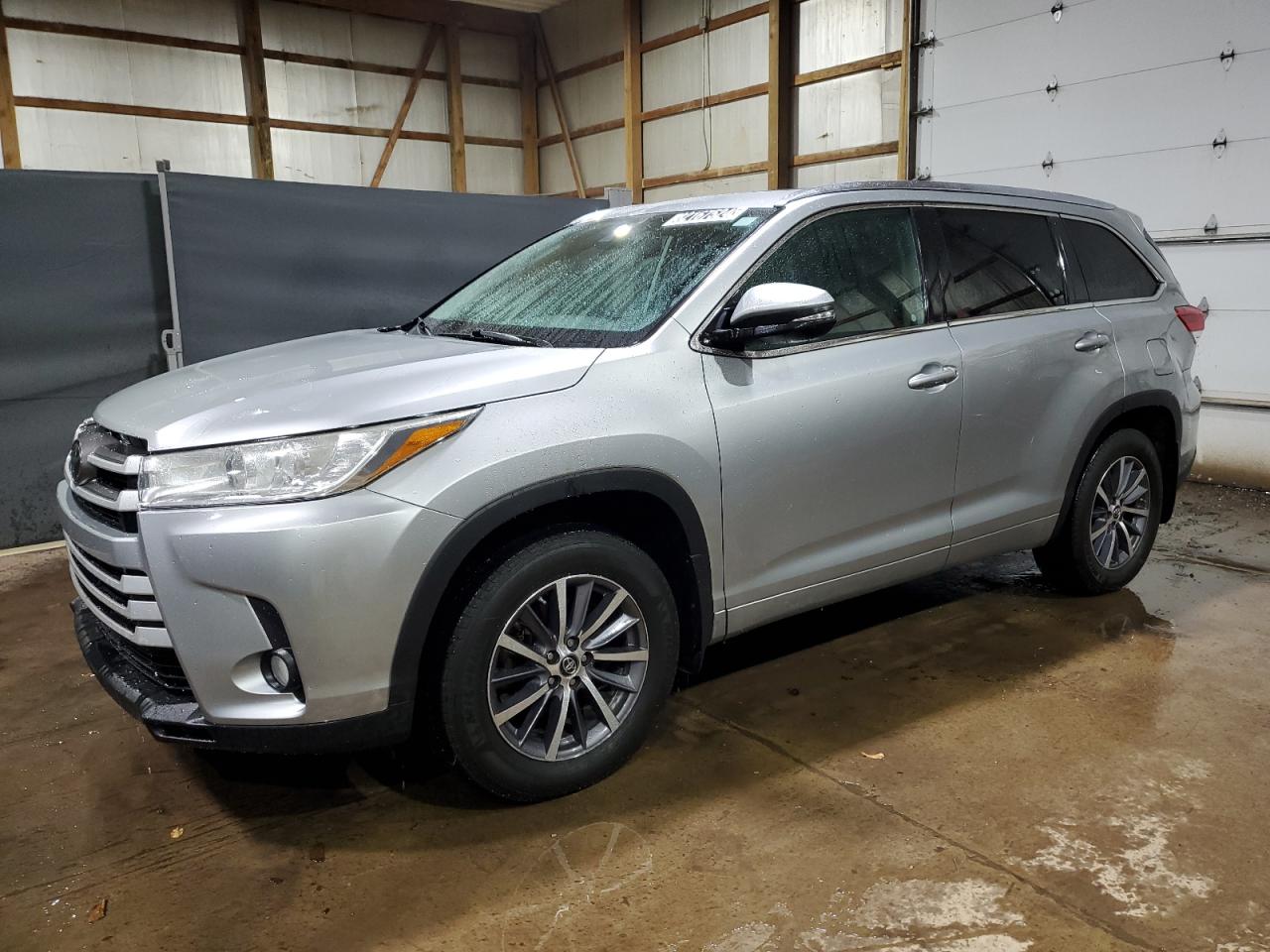 2018 Toyota Highlander Se VIN: 5TDJZRFH3JS540193 Lot: 82167524