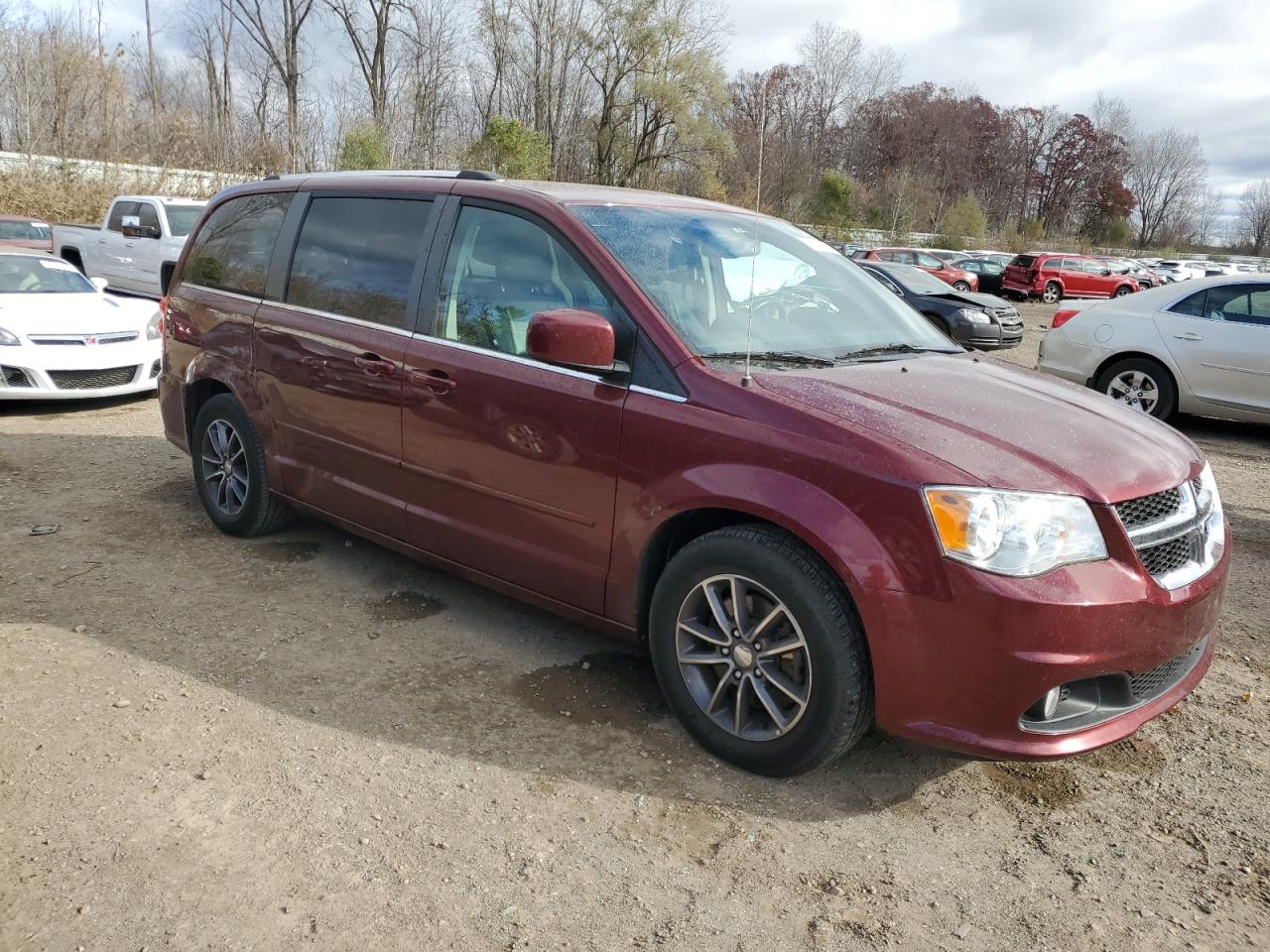 2017 Dodge Caravan - Image 4