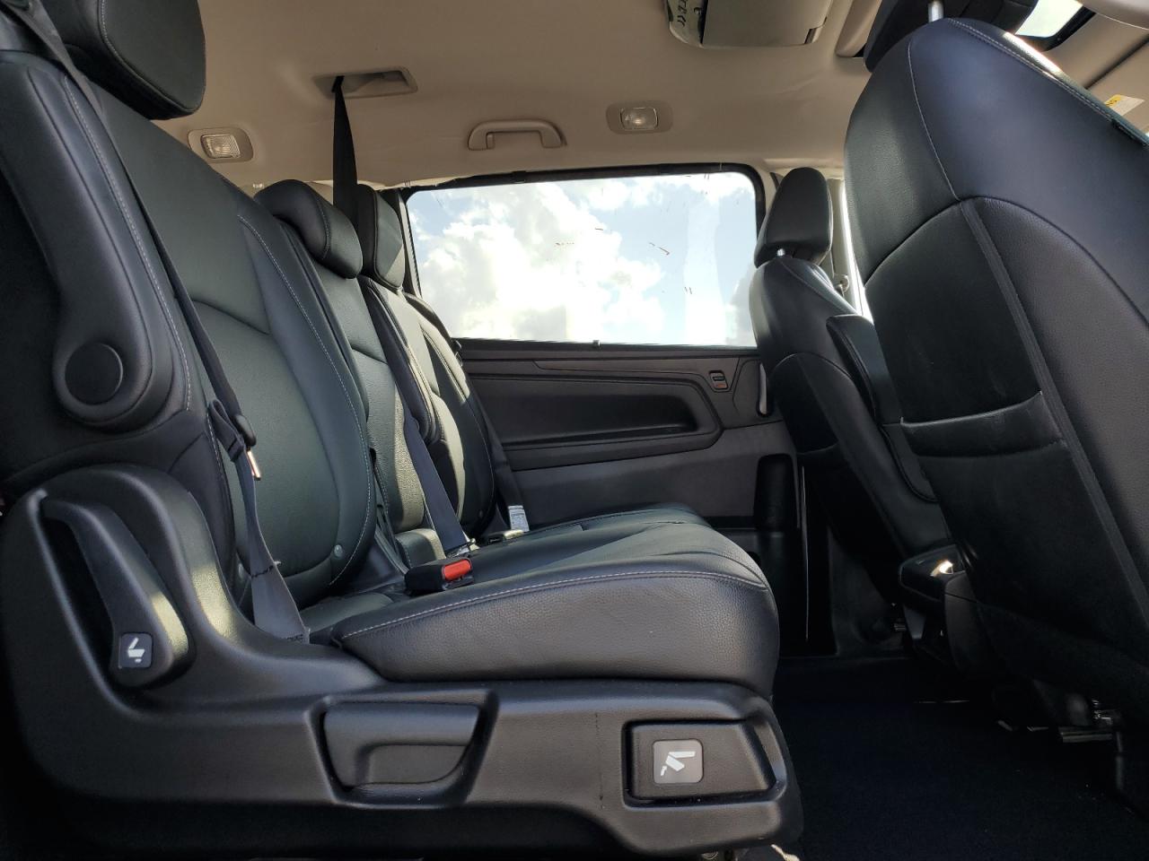 2022 Honda Odyssey - Image 12