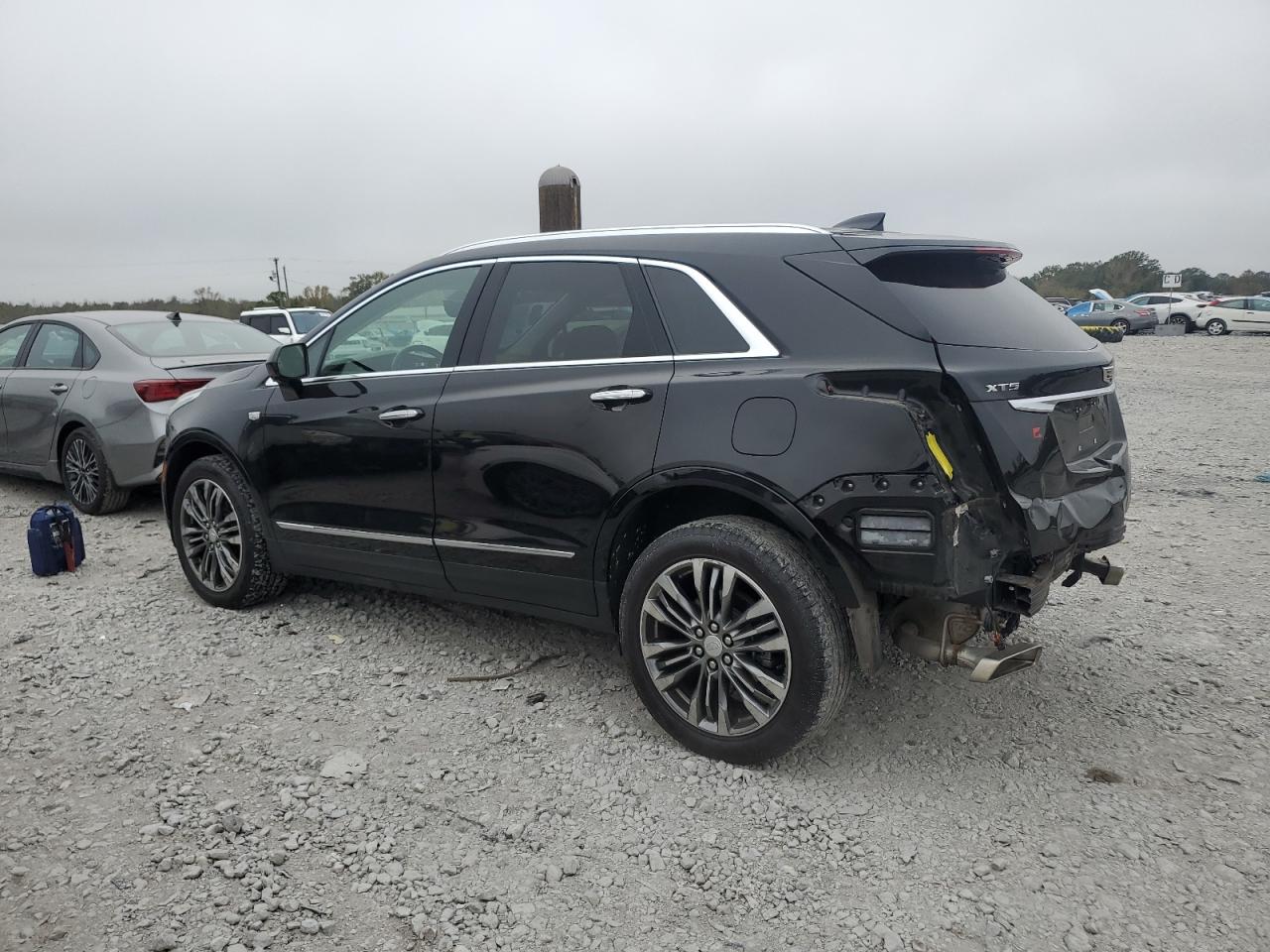 2019 Cadillac XT5 - Image 2
