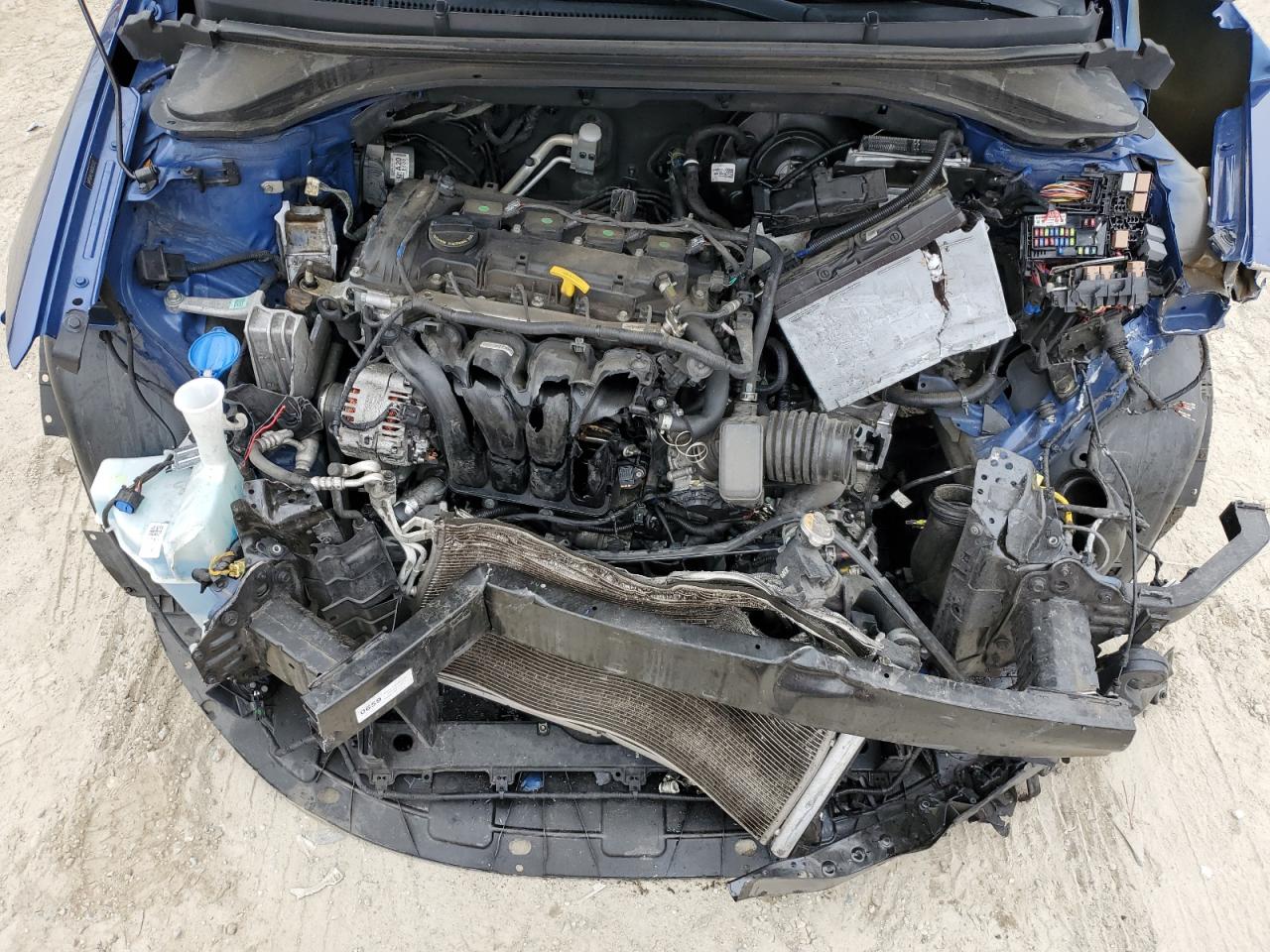 2018 Hyundai Elantra - Image 11