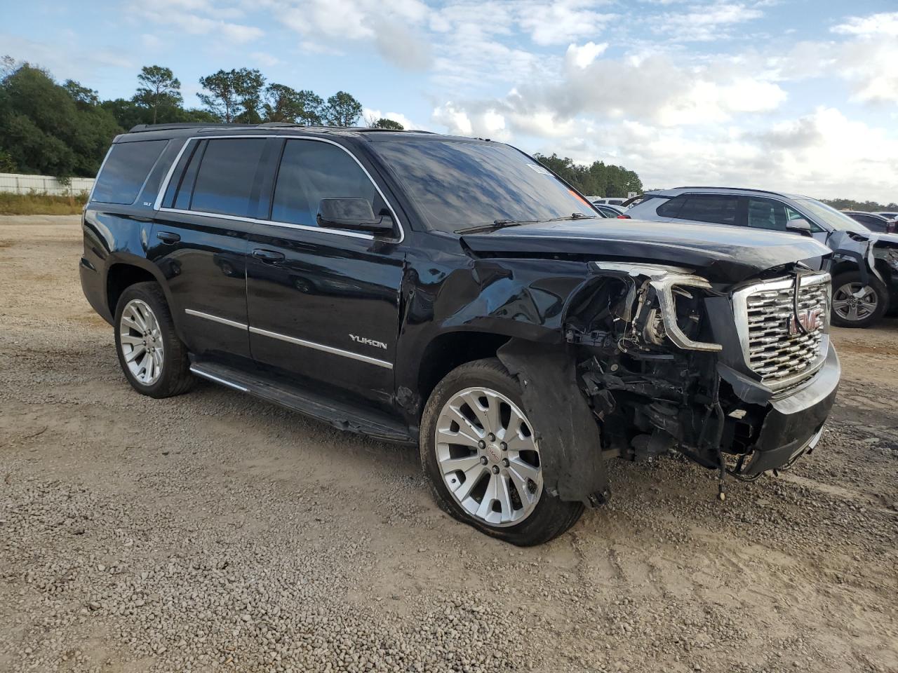 2016 GMC Yukon - Image 4