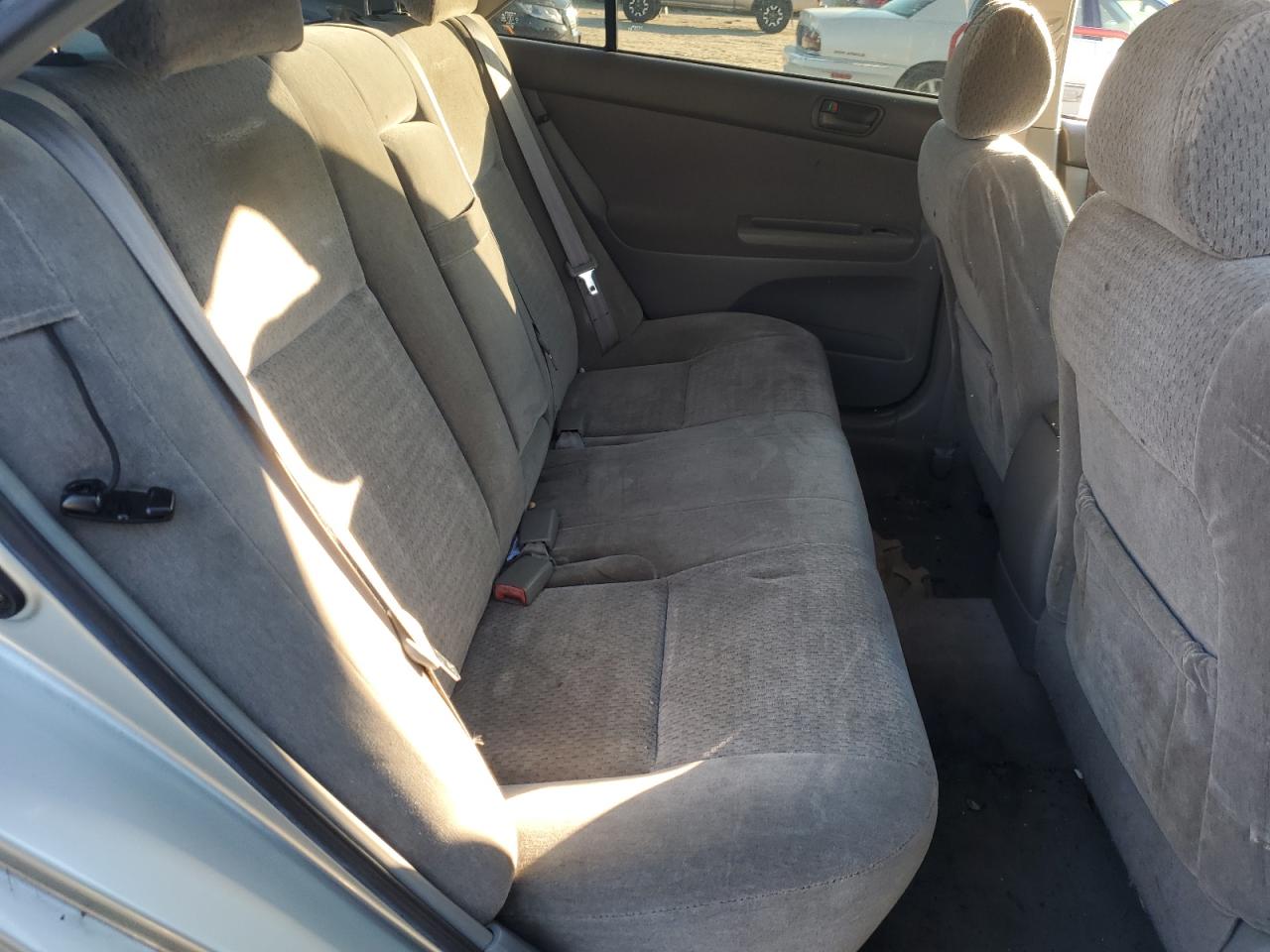 2004 Toyota Camry - Image 10