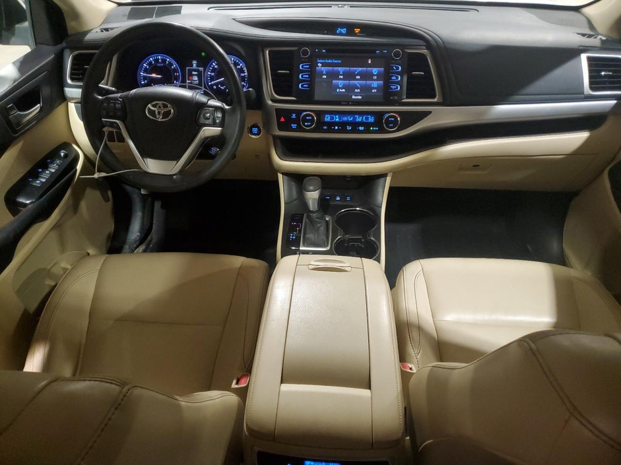 2015 Toyota Highlander - Image 8