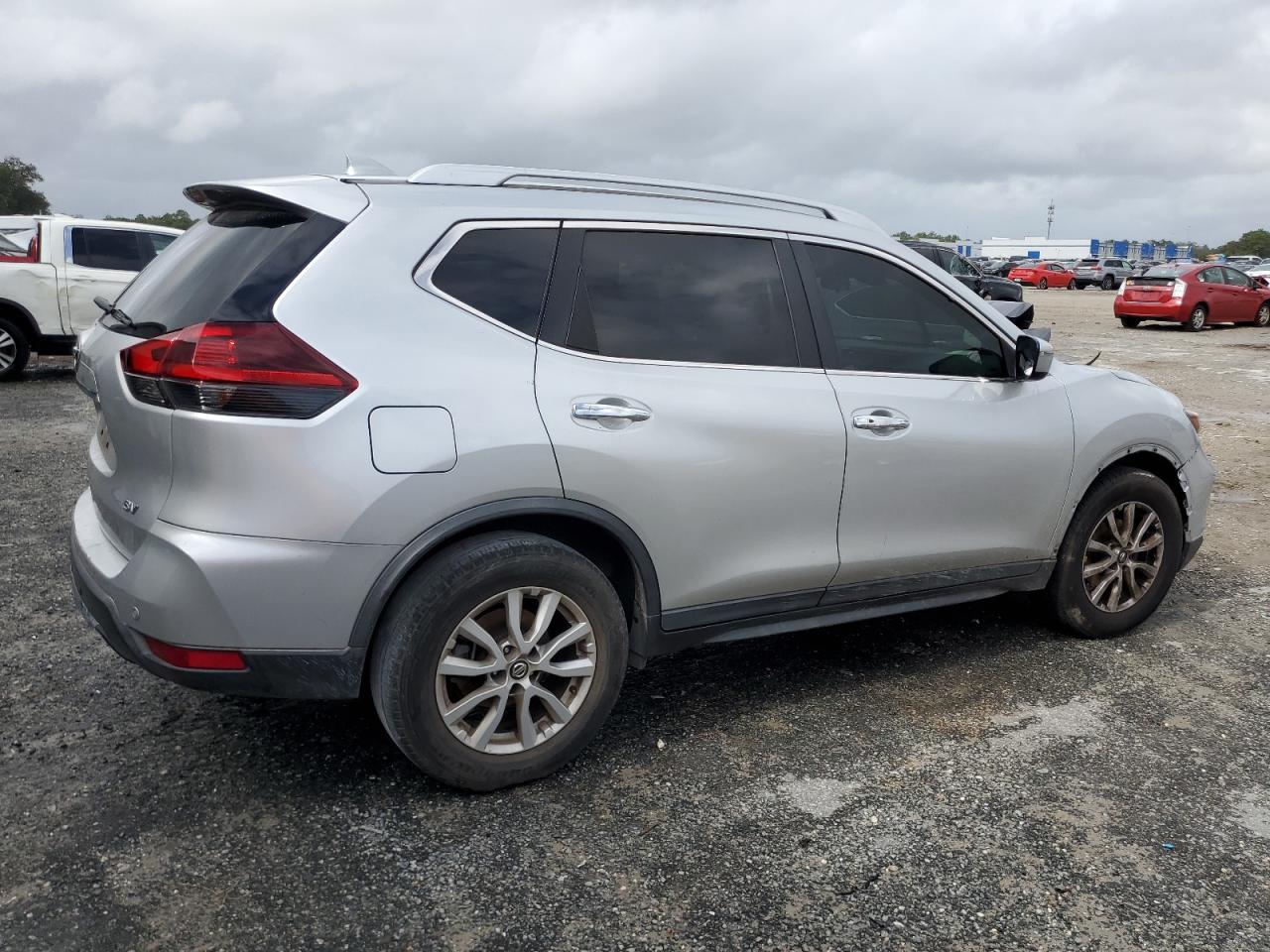 2019 Nissan Rogue - Image 3