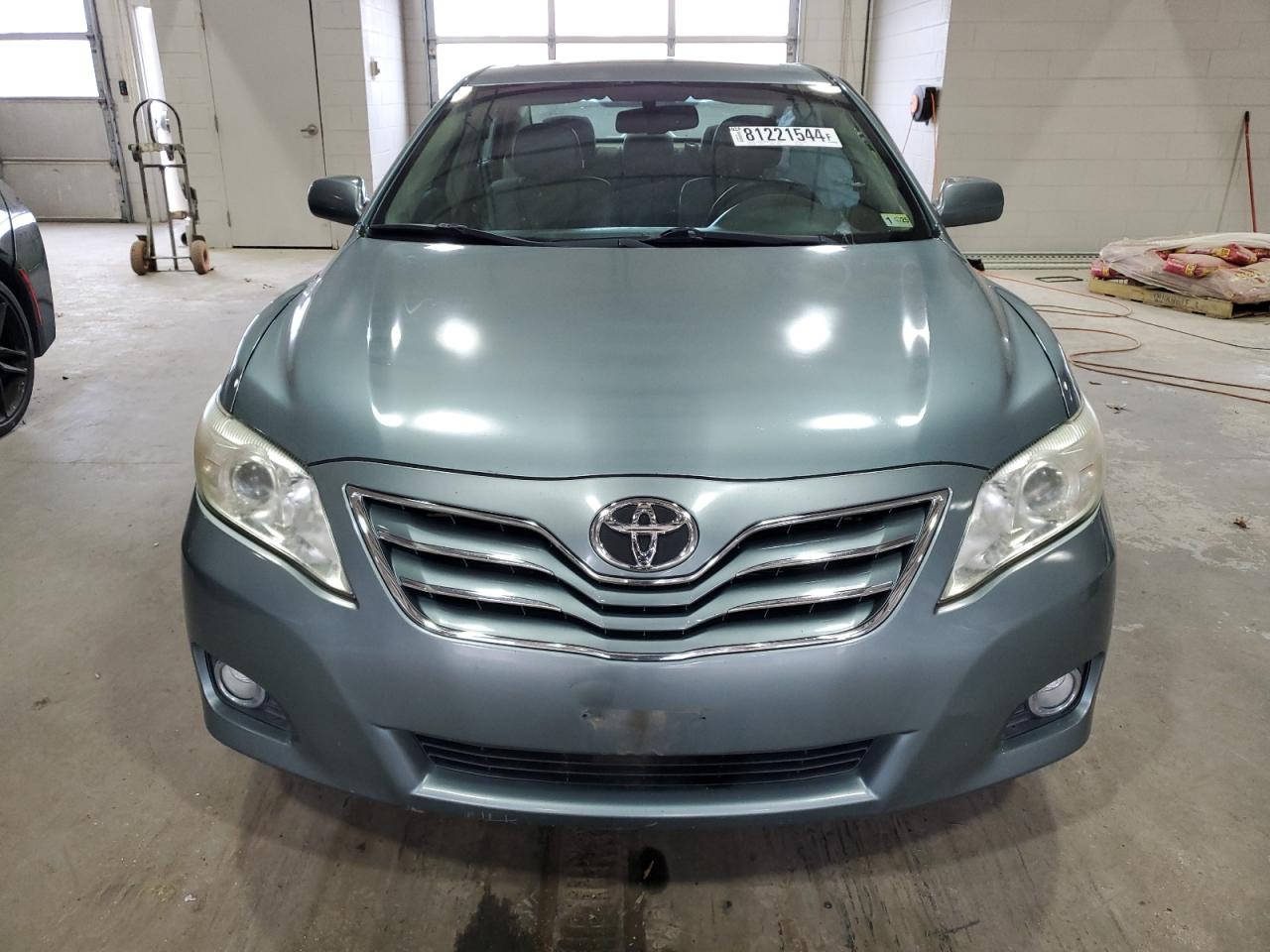 2011 Toyota Camry - Image 5