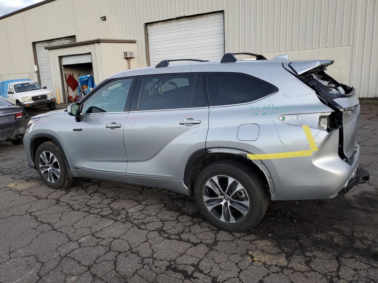 2021 Toyota Highlander - Image 2