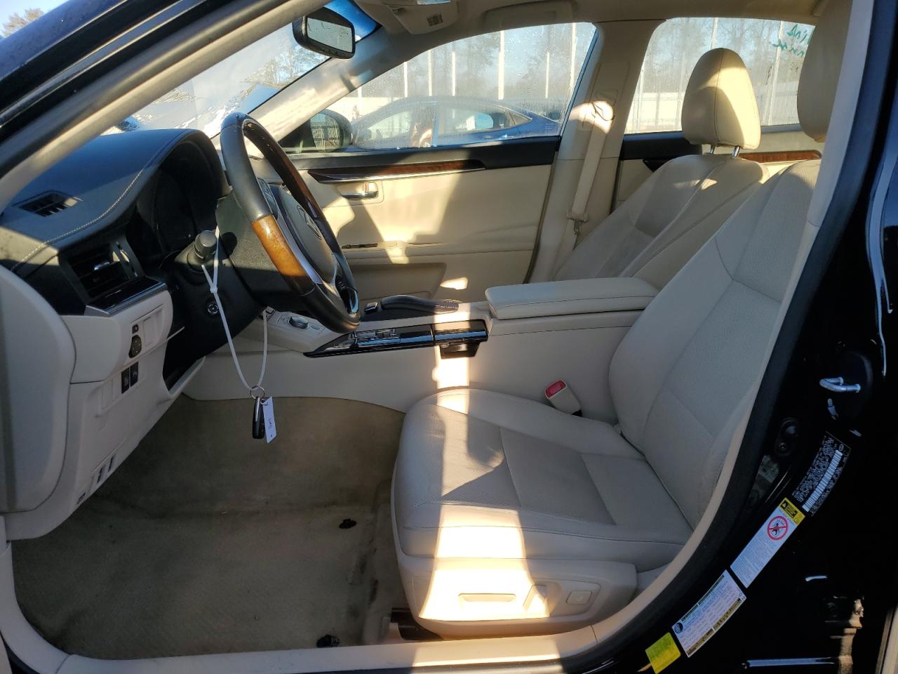 2014 Lexus ES - Image 7