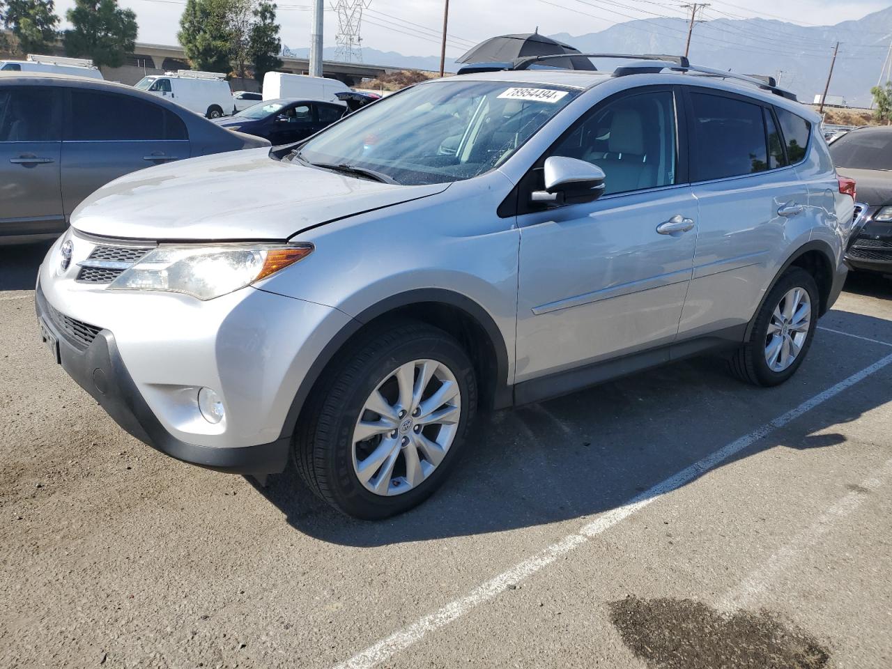 VIN 2T3YFREV4FW212298 2015 TOYOTA RAV4 no.1