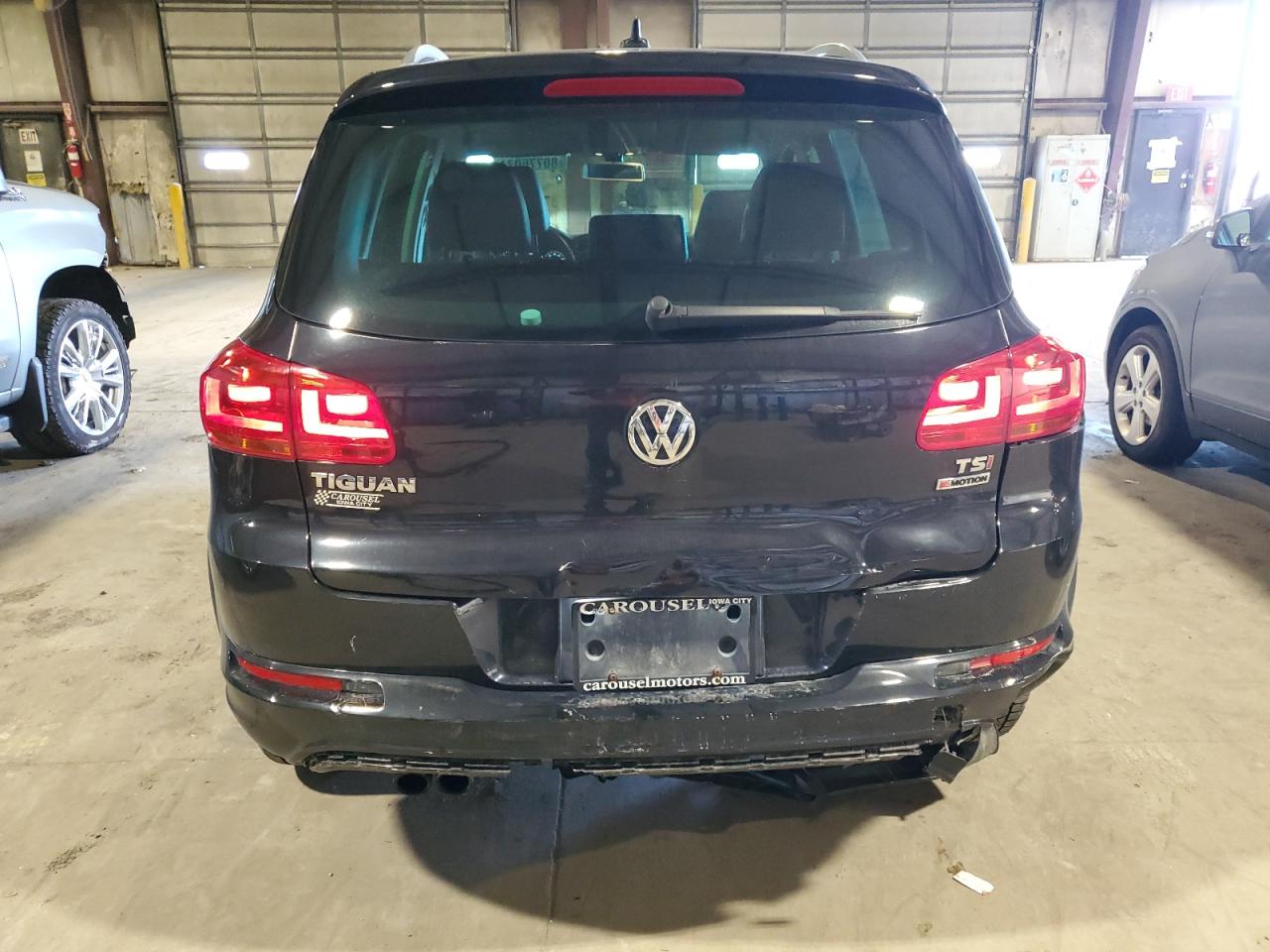 VIN WVGUV7AXXHK031288 2017 VOLKSWAGEN TIGUAN no.6