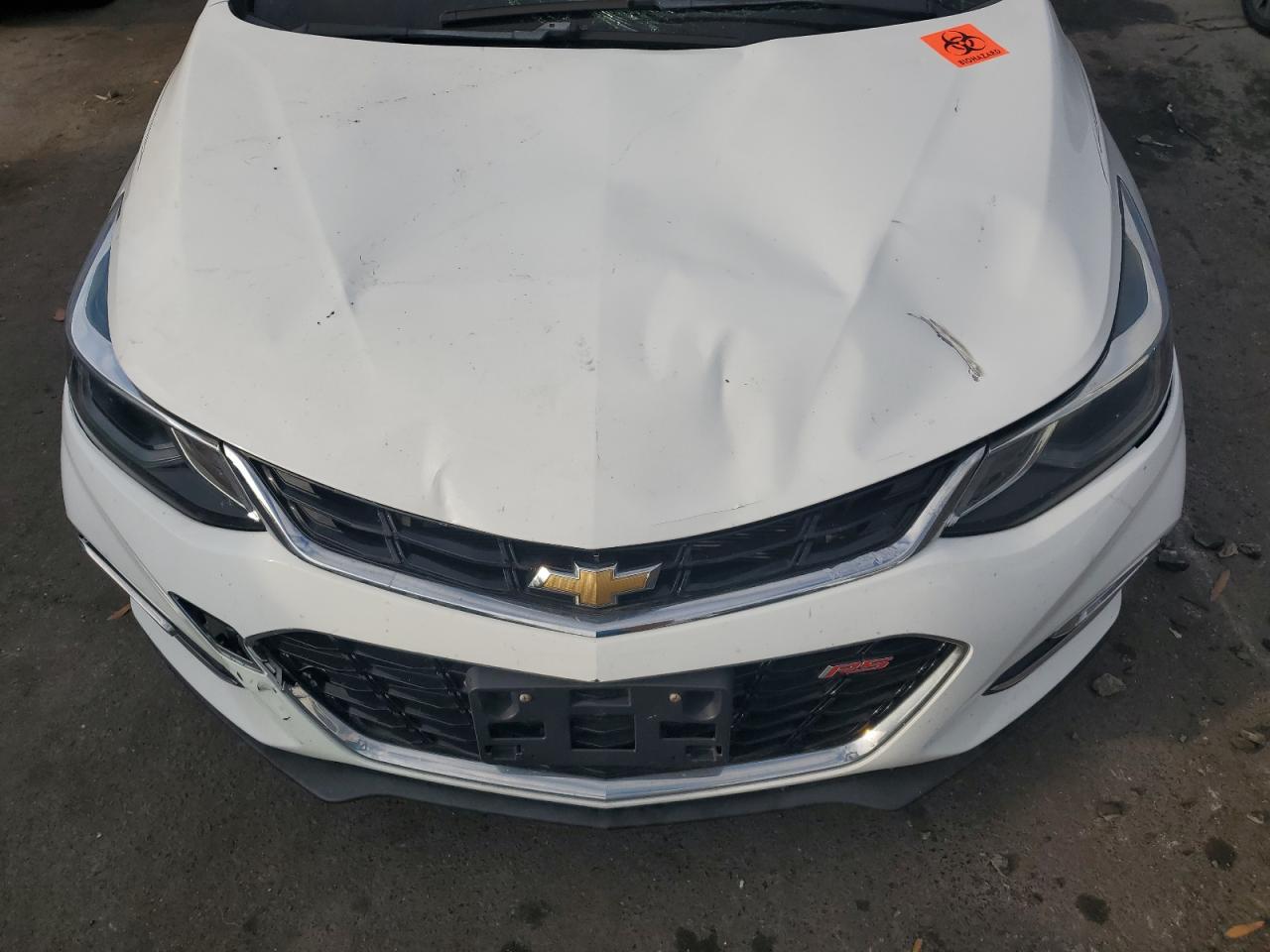 2018 Chevrolet Cruze - Image 11