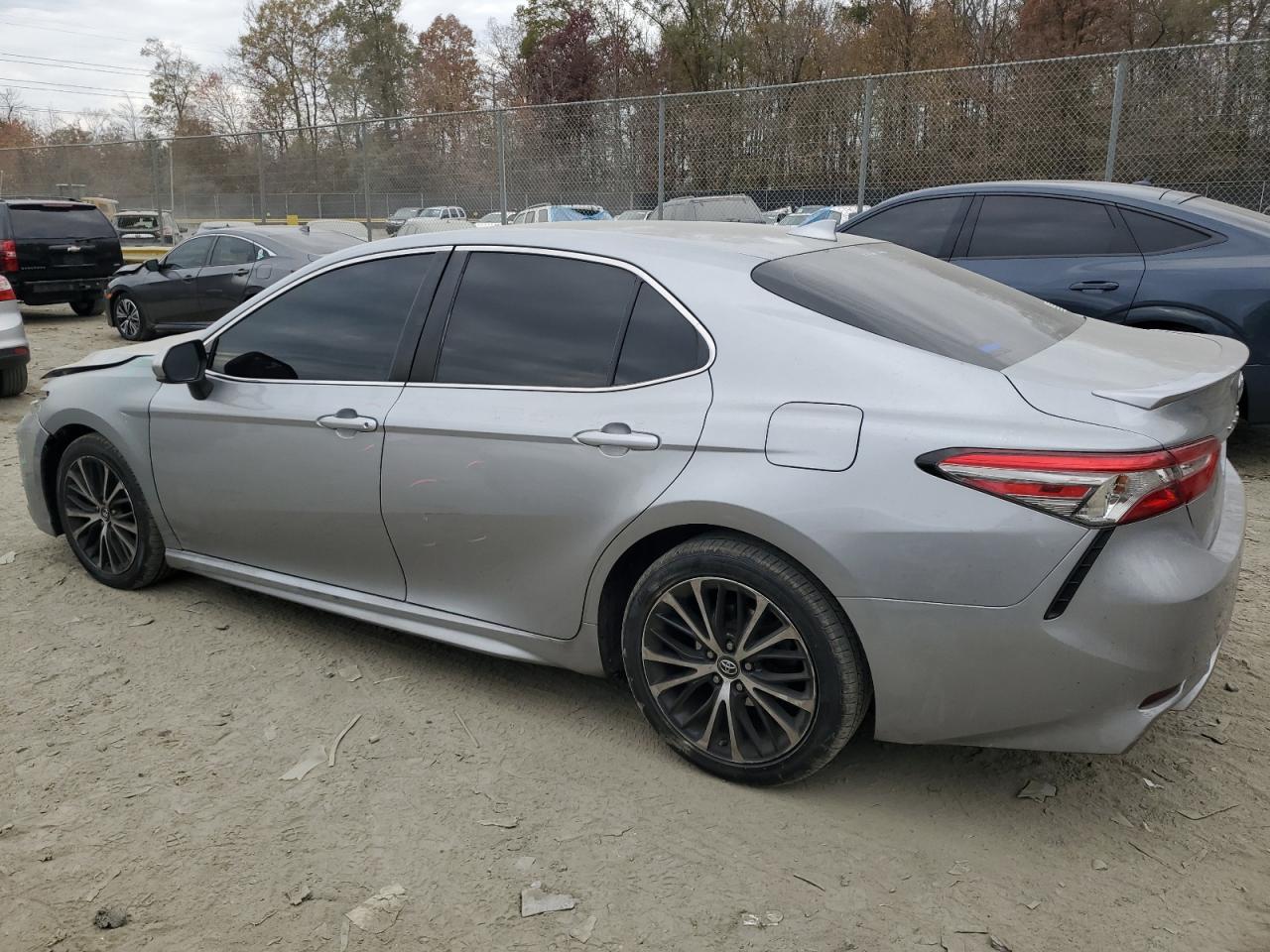 VIN 4T1B11HK3KU220399 2019 TOYOTA CAMRY no.2