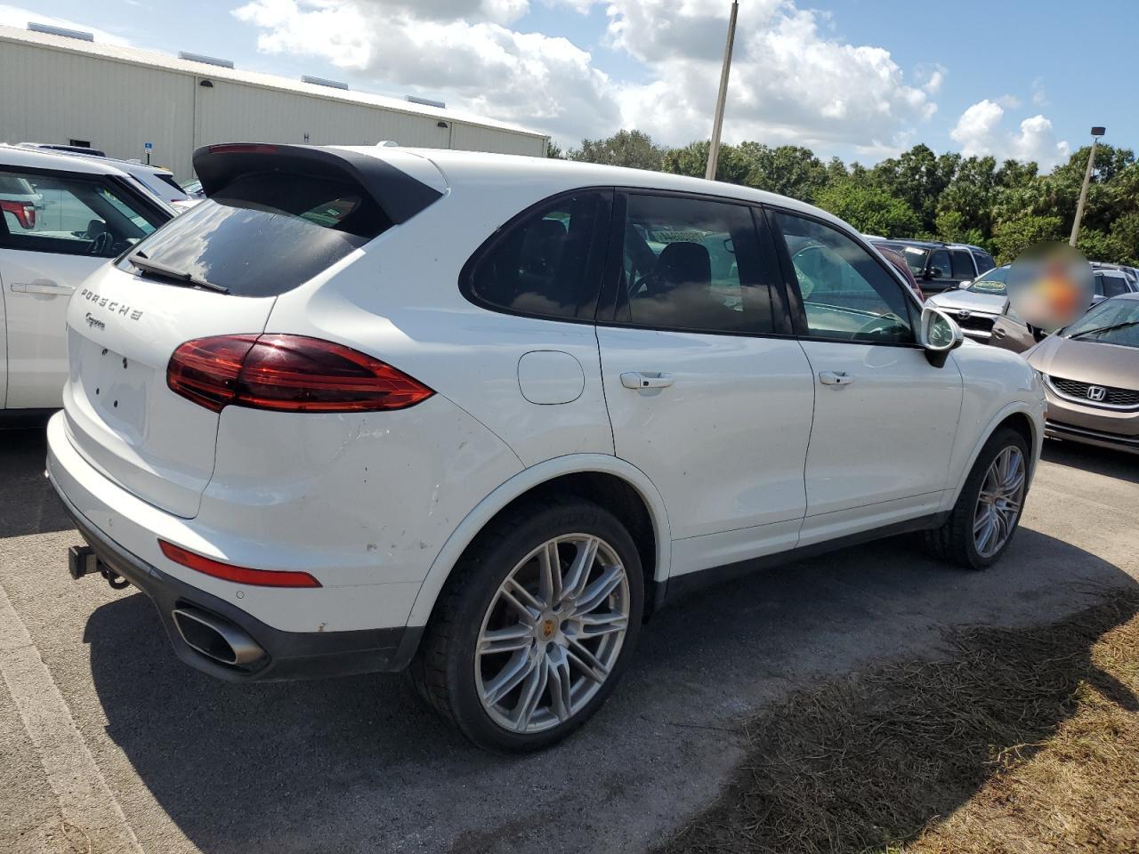 2017 Porsche Cayenne - Image 3