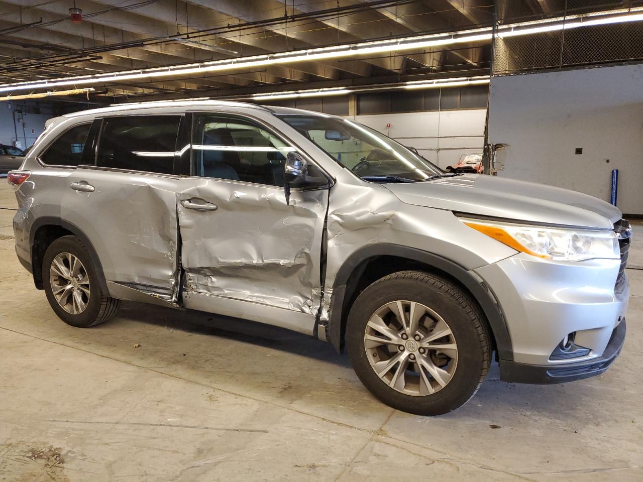 2014 Toyota Highlander - Image 4