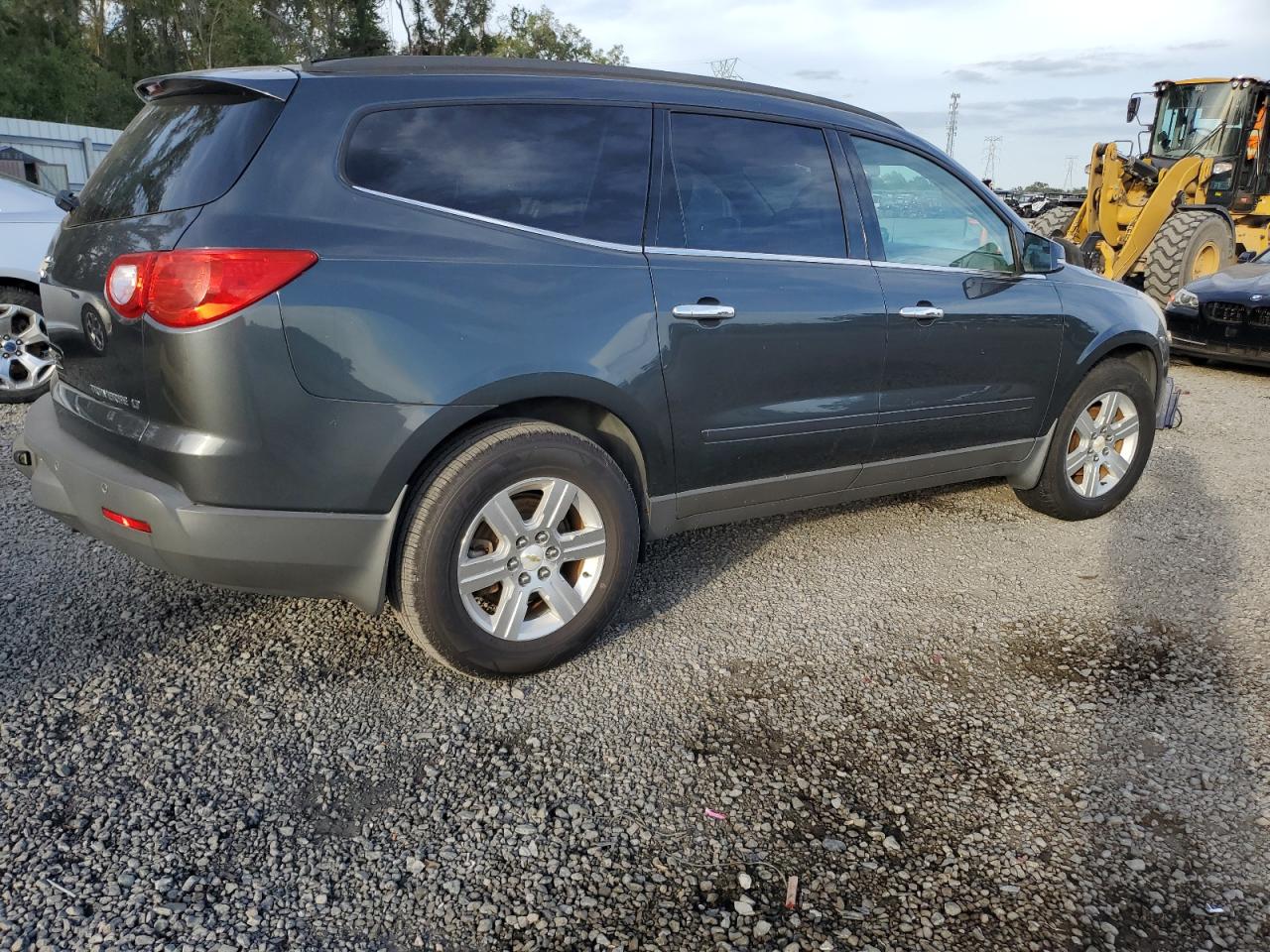 2011 Chevrolet Traverse - Image 3