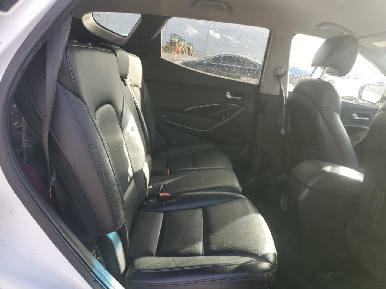 2013 Hyundai Santa Fe - Image 11