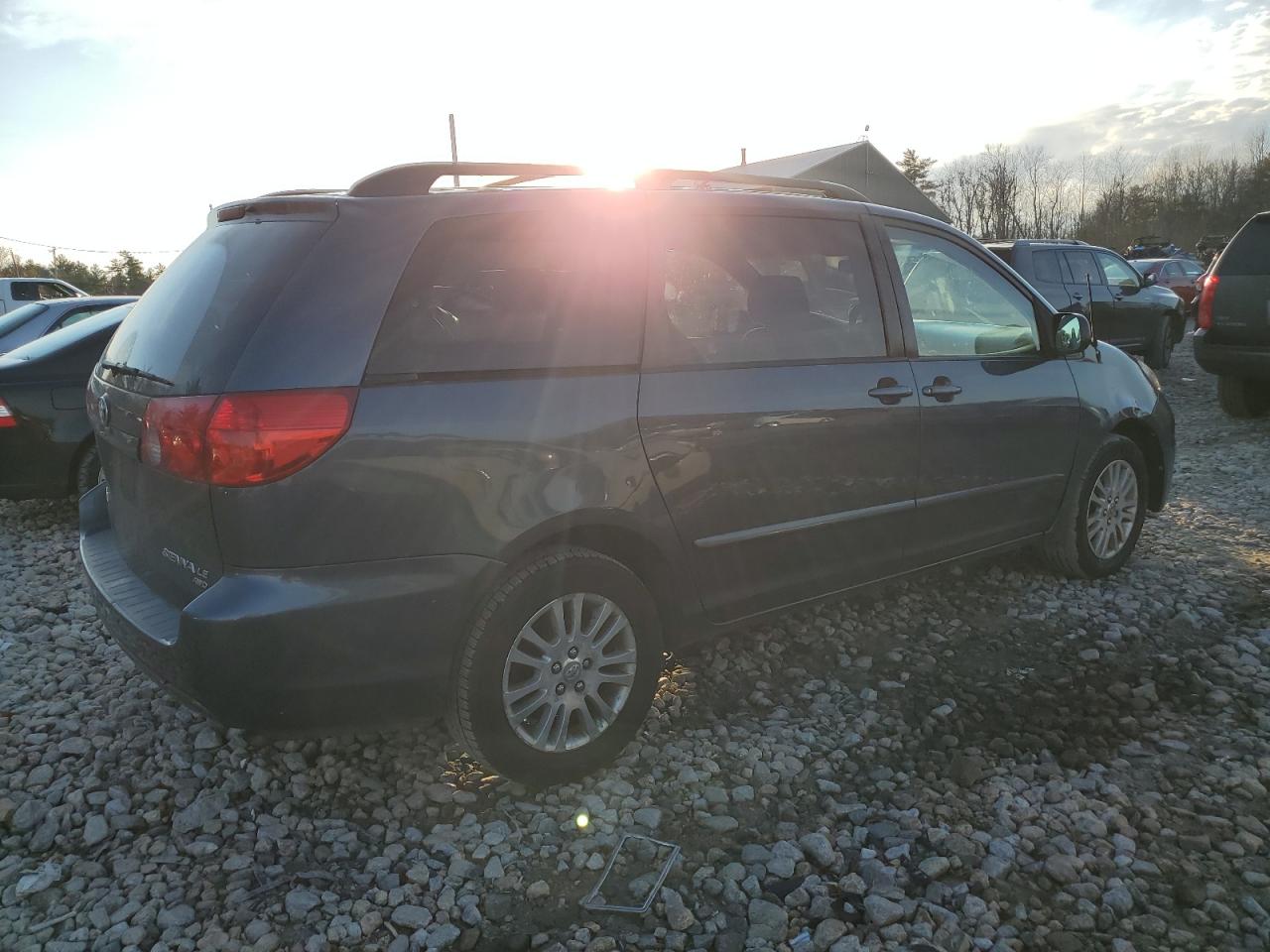 2007 Toyota Sienna - Image 3
