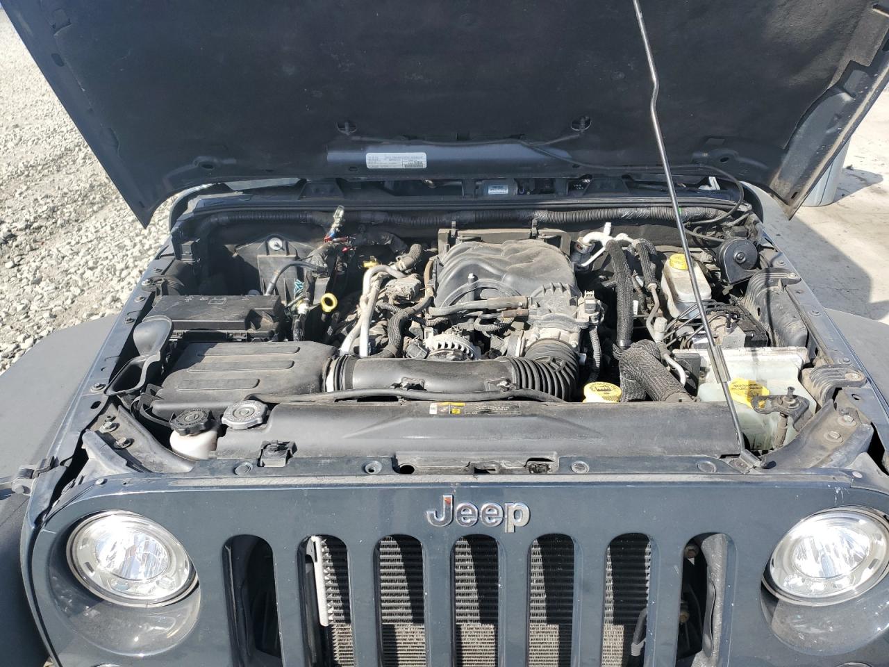 2017 Jeep Wrangler - Image 12