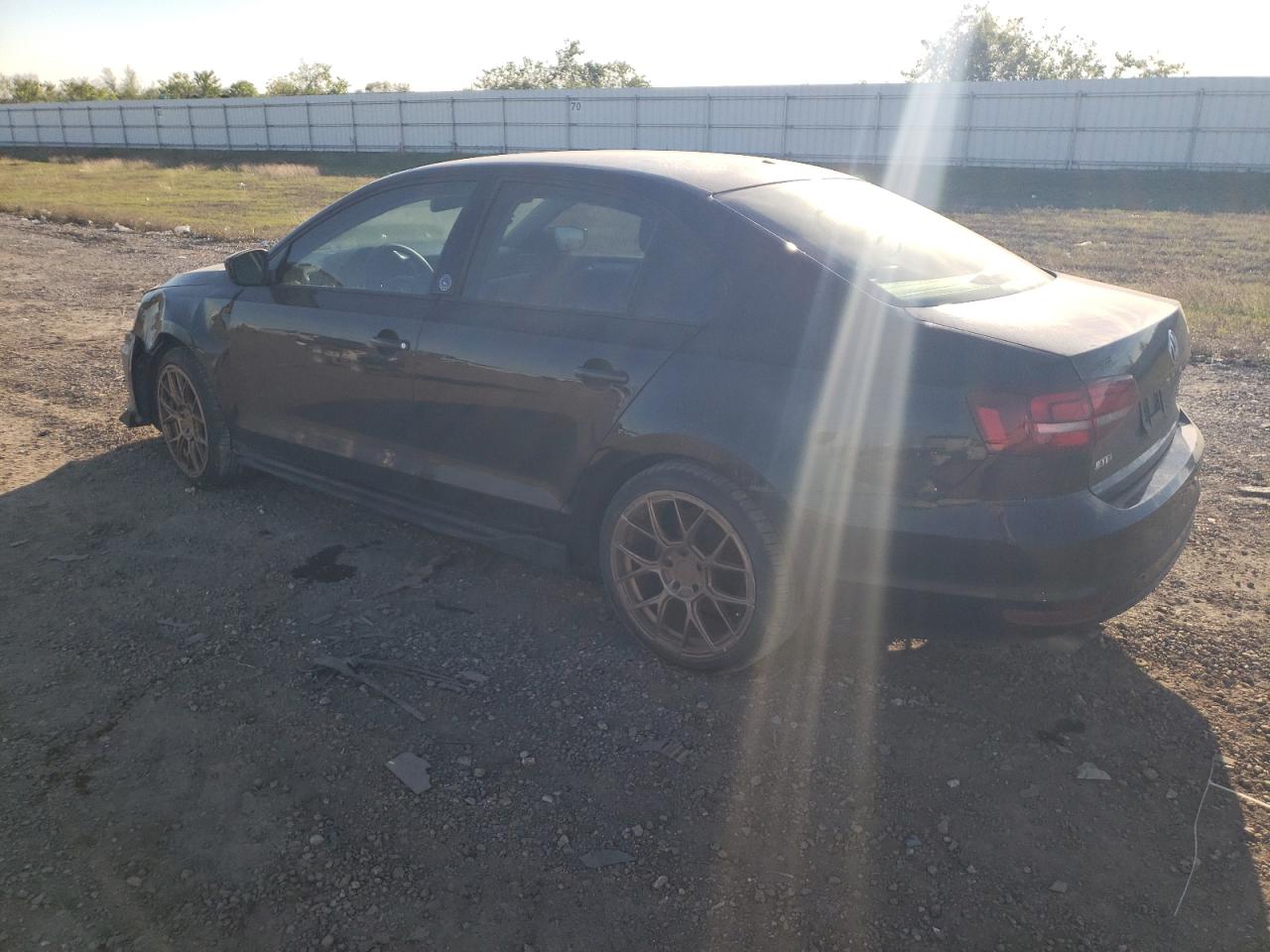 2018 Volkswagen Jetta - Image 2