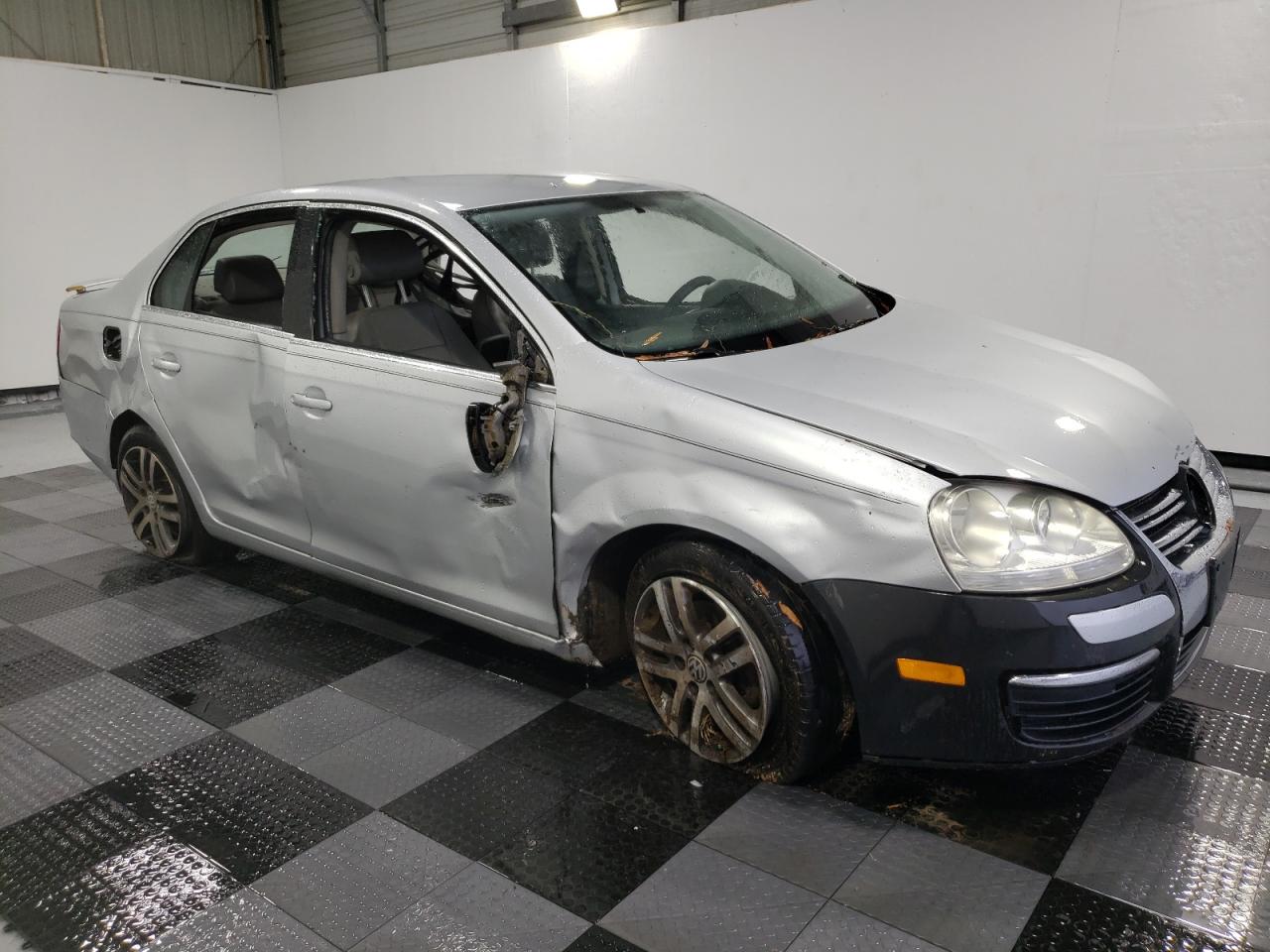 2006 Volkswagen Jetta - Image 4