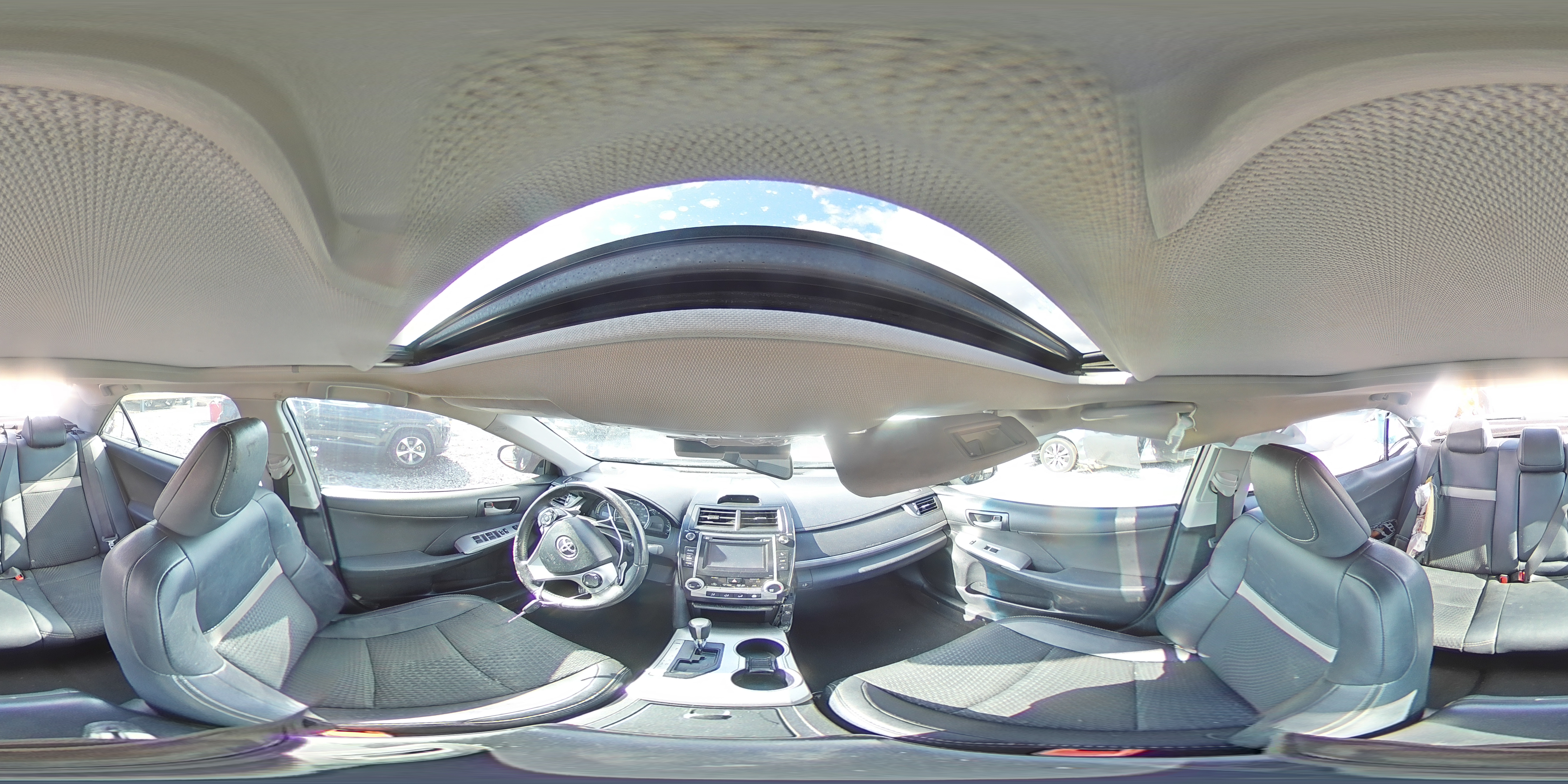 2013 Toyota Camry - Image 14