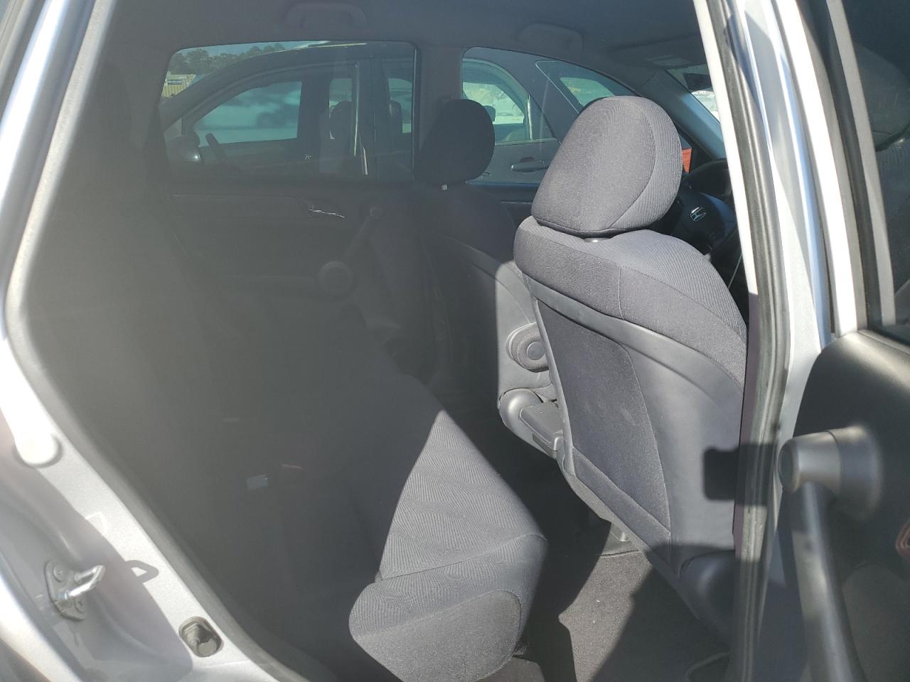 2010 Honda CR-V - Image 11