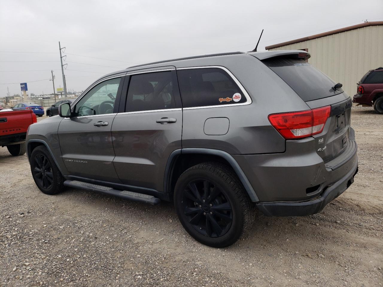 2013 Jeep Grand Cherokee - Image 2