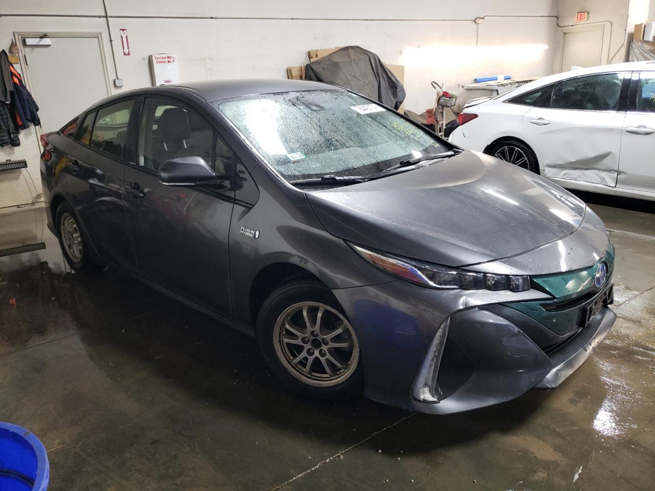 VIN JTDKARFP1H3054884 2017 TOYOTA PRIUS no.4