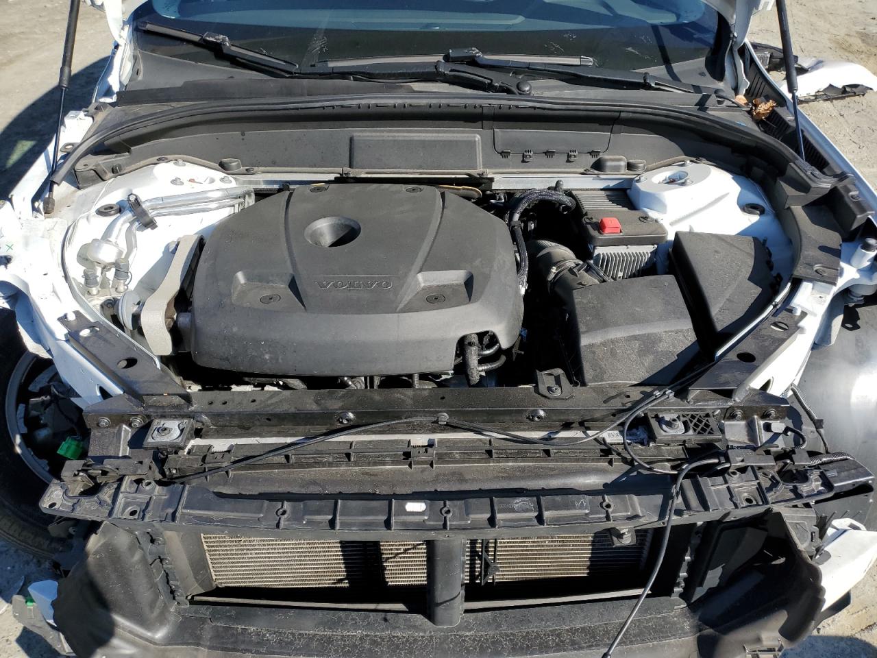 2021 Volvo XC60 - Image 12