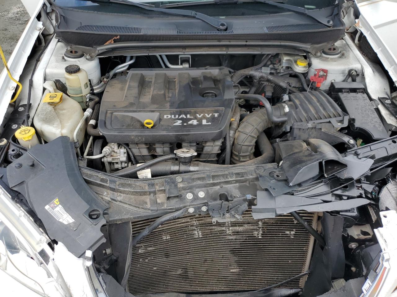2013 Chrysler 200 - Image 14