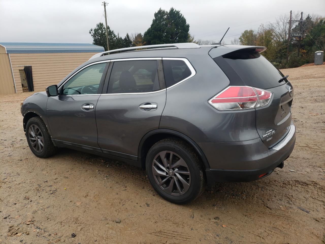 2016 Nissan Rogue - Image 2