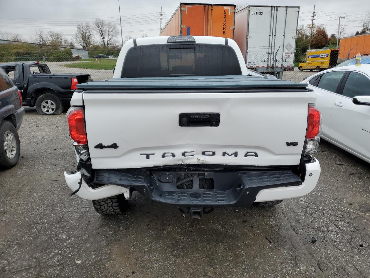 2017 Toyota Tacoma - Image 6